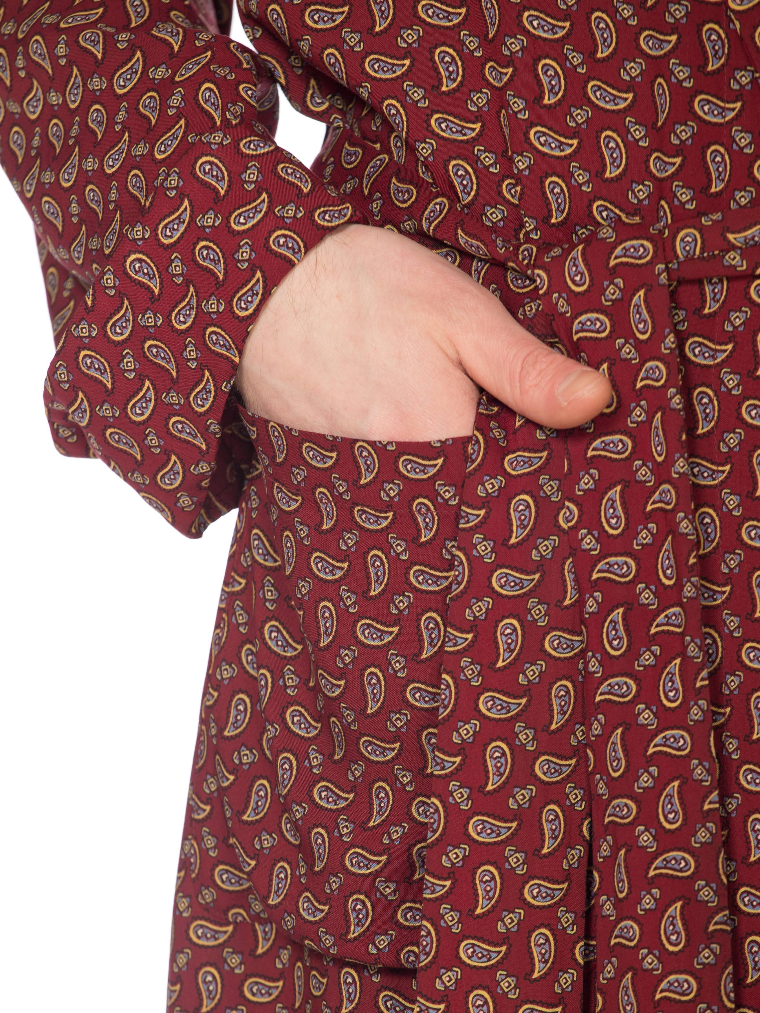 1950S Burgundy Paisley Rayon Robe Made In England For Sale 5