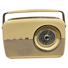 Radio portable à transistor AM FM de Bush des années 1950