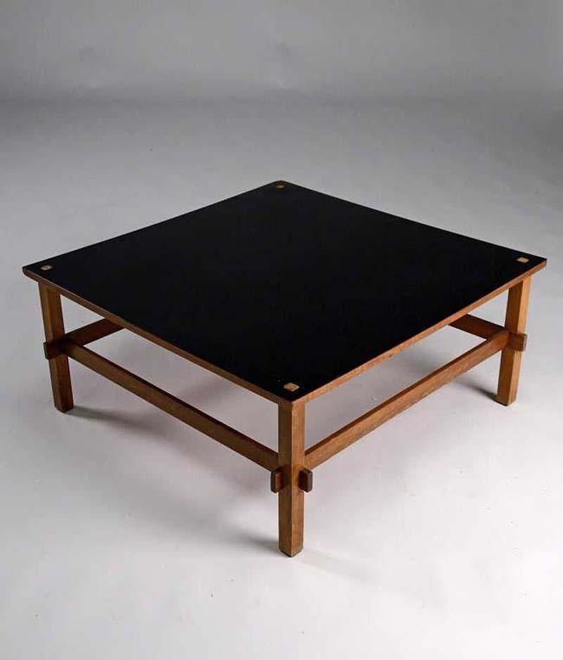 Gorgeous coffee table model 740 by Gianfranco Frattini for Cassina.
Walnut frame and revolving top, with natural wood and black laminate faces.
Design mentioned for Compasso d'Oro Prize, 1957
Literature: Repertorio Gramigna, 1950-1980.
