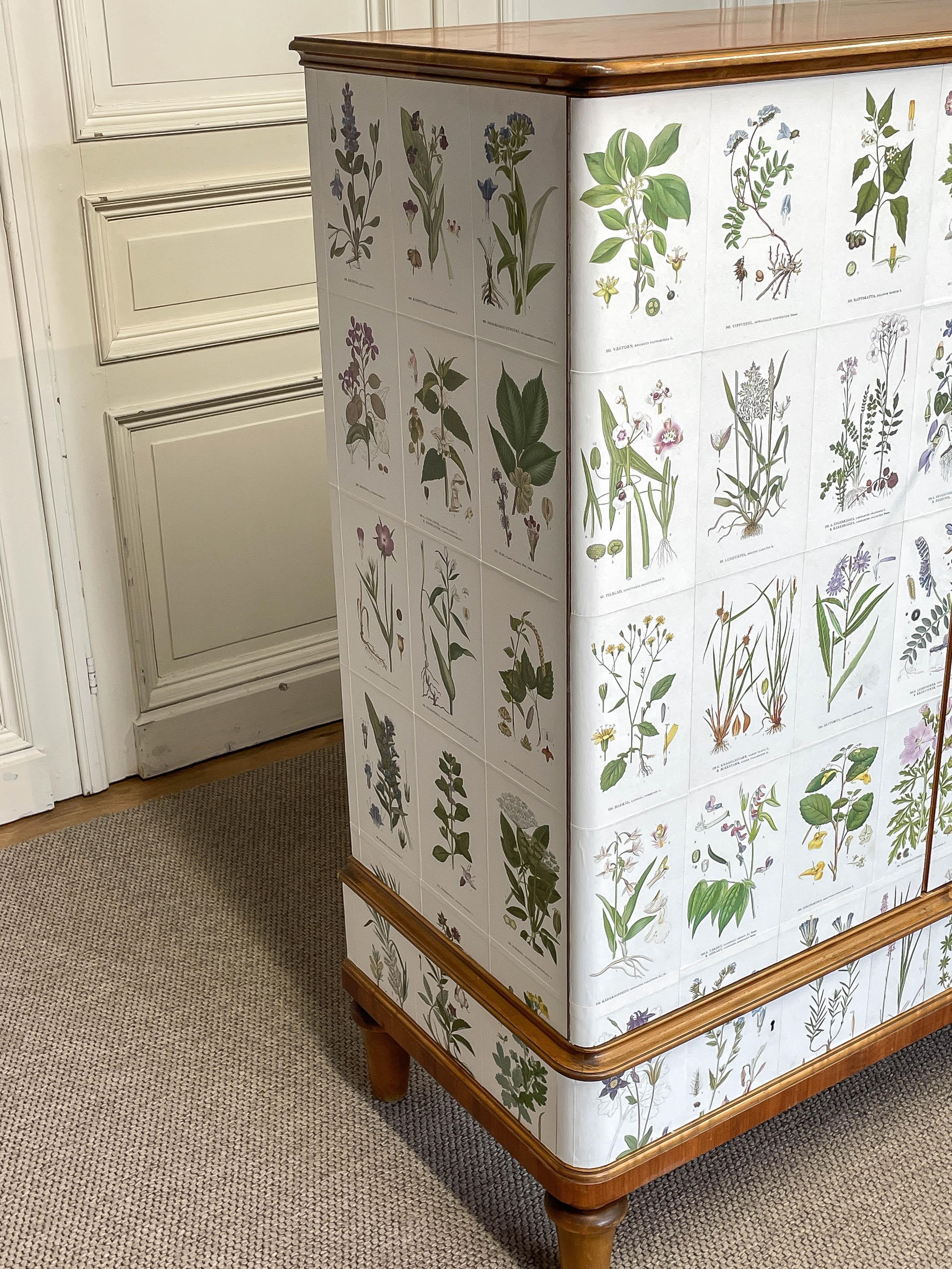 1950s, Cabinet/Buffet 'Nordens Flora' by Carl Axel Magnus Lindman In Good Condition For Sale In Silvolde, Gelderland
