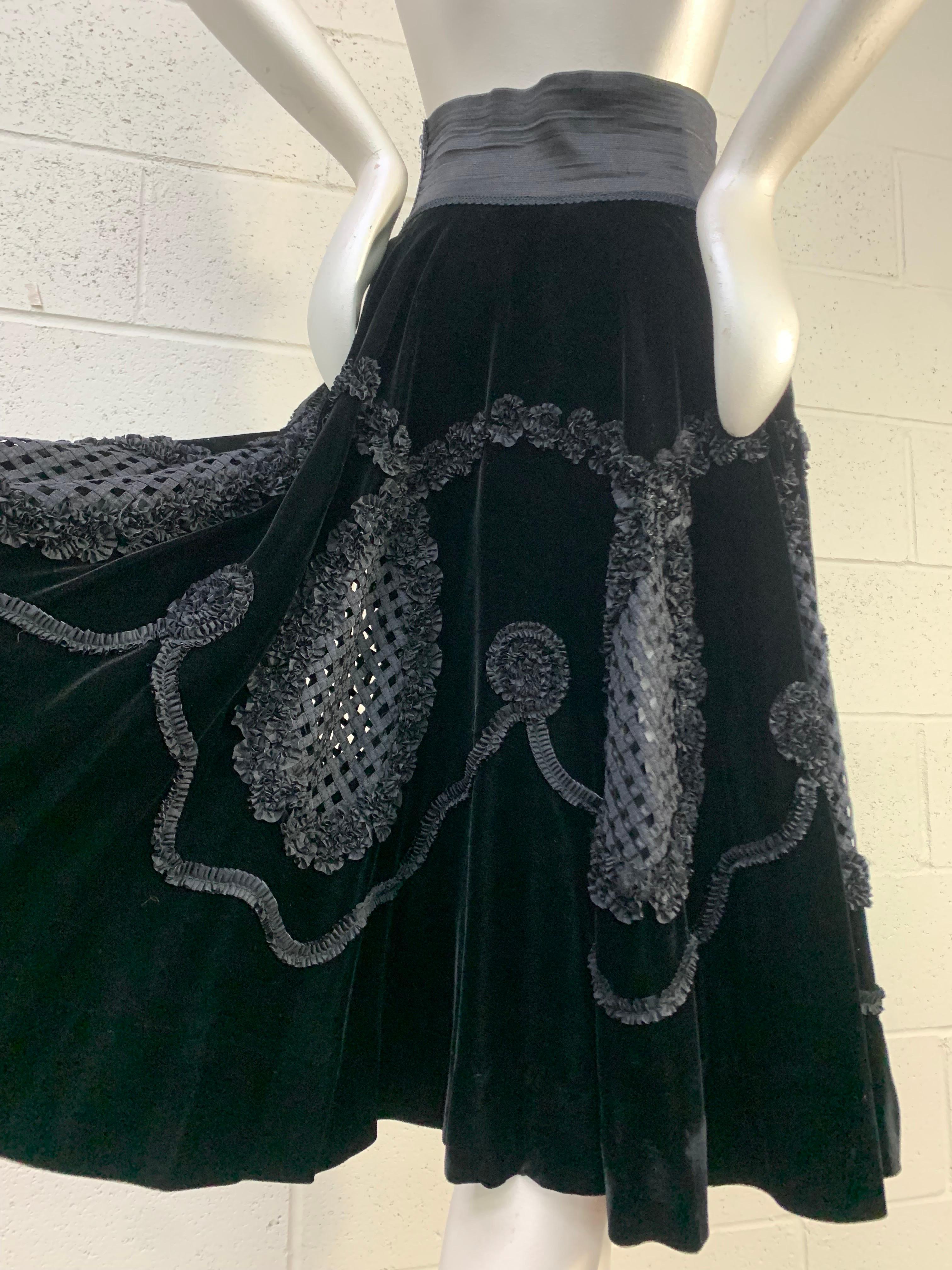 Noir 1950s Cadillac Black Silk Velvet Circle Skirt w Wide Waistband & Lattice Design en vente