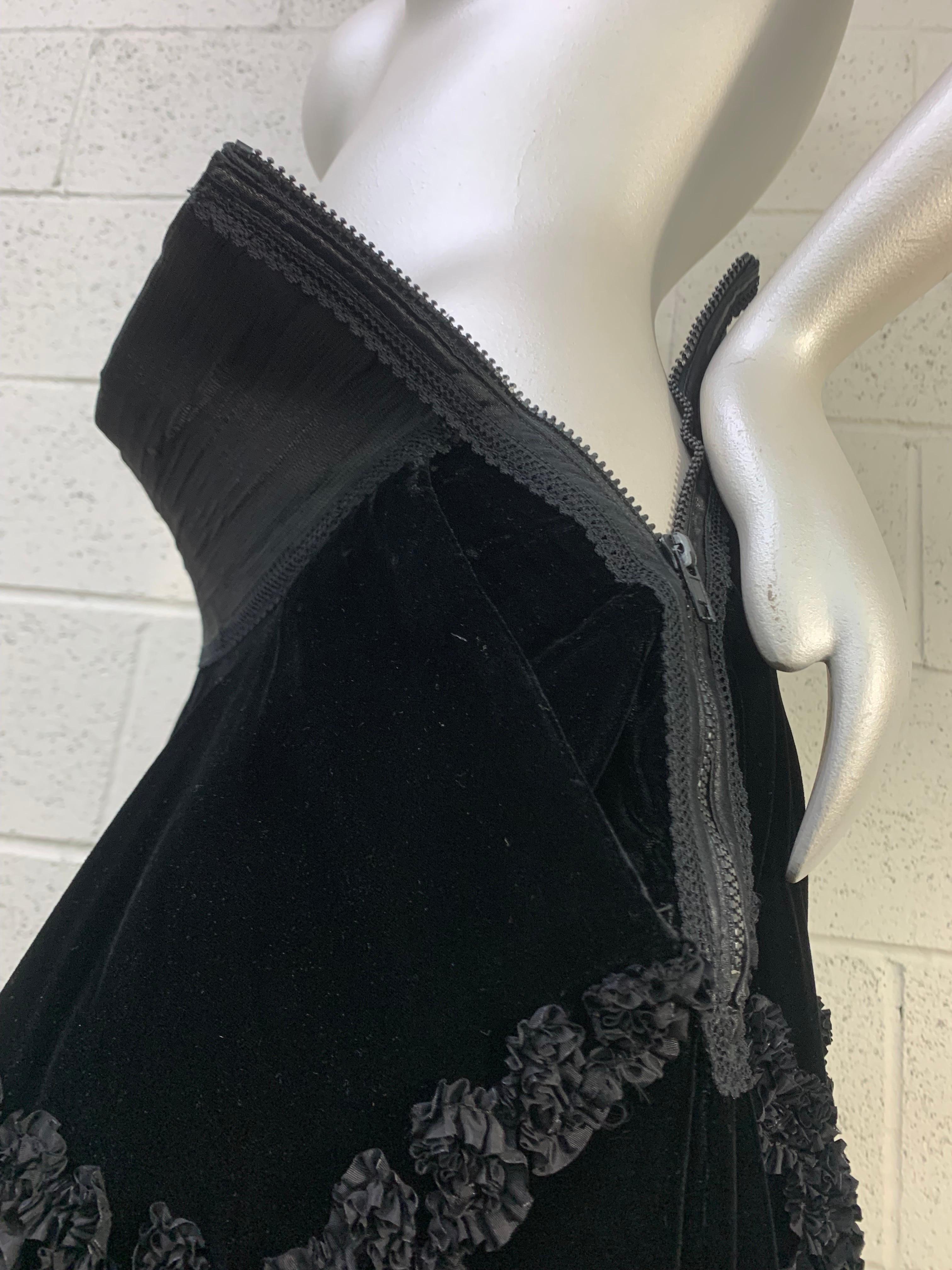 1950s Cadillac Black Silk Velvet Circle Skirt w Wide Waistband & Lattice Design Pour femmes en vente