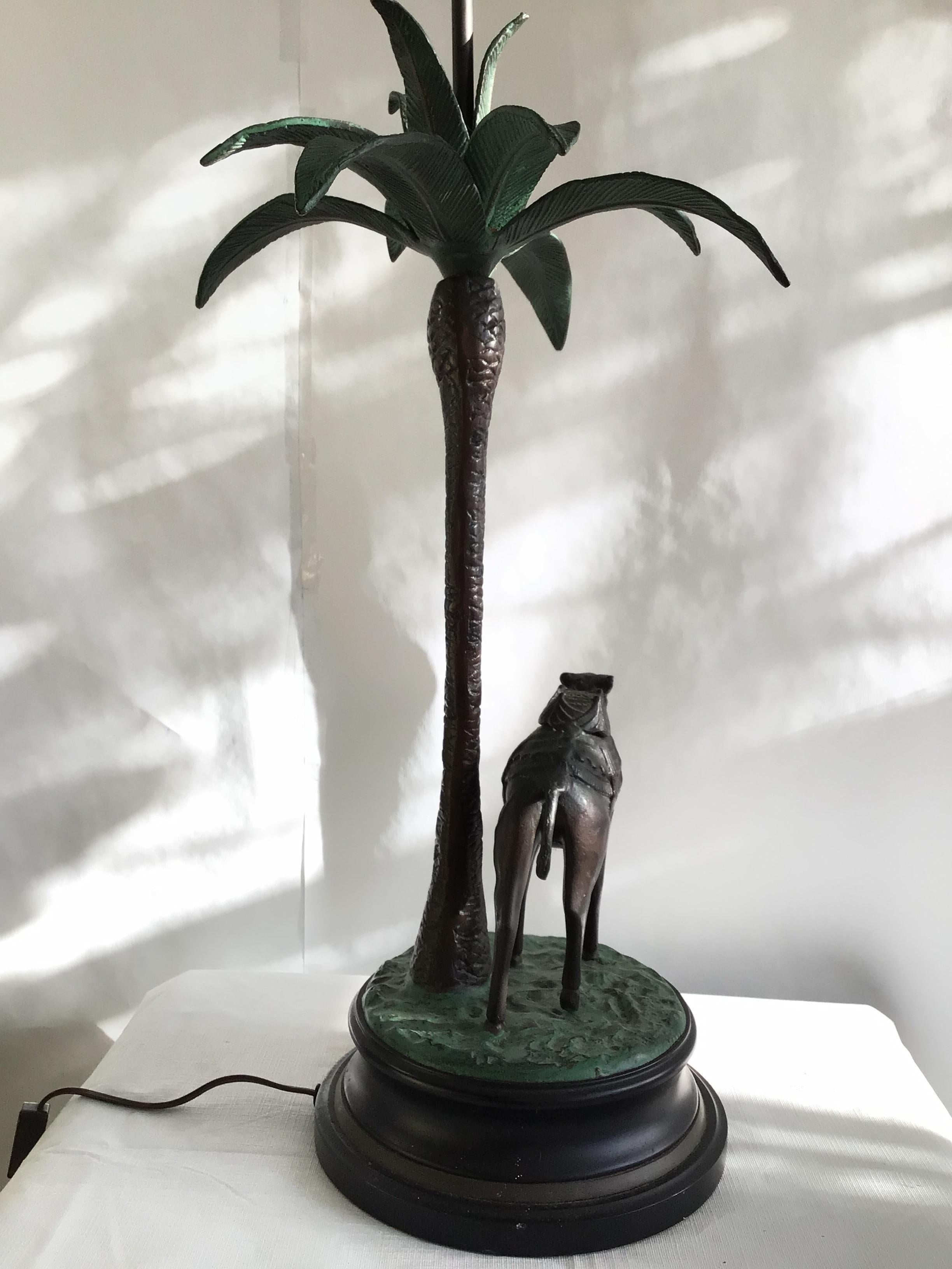 1950s Camel & Palm Trees Decorative Table Lamp In Good Condition For Sale In Tarrytown, NY