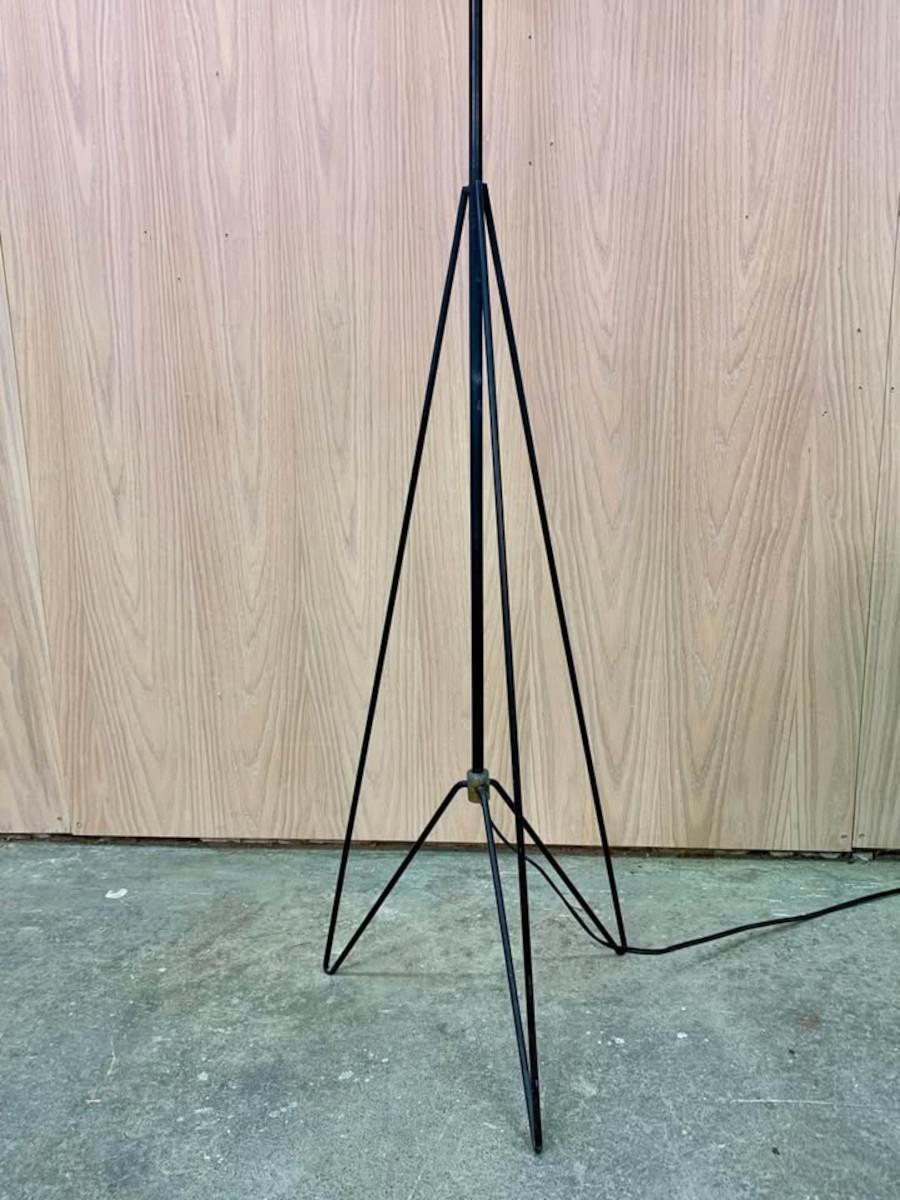 Lámpara de pie Mid Century West Coast Modern canadiense de los años 50 Moderno de mediados de siglo en venta