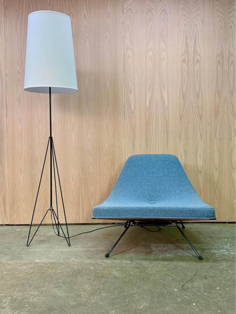 Lámpara de pie Mid Century West Coast Modern canadiense de los años 50 mediados del siglo XX en venta