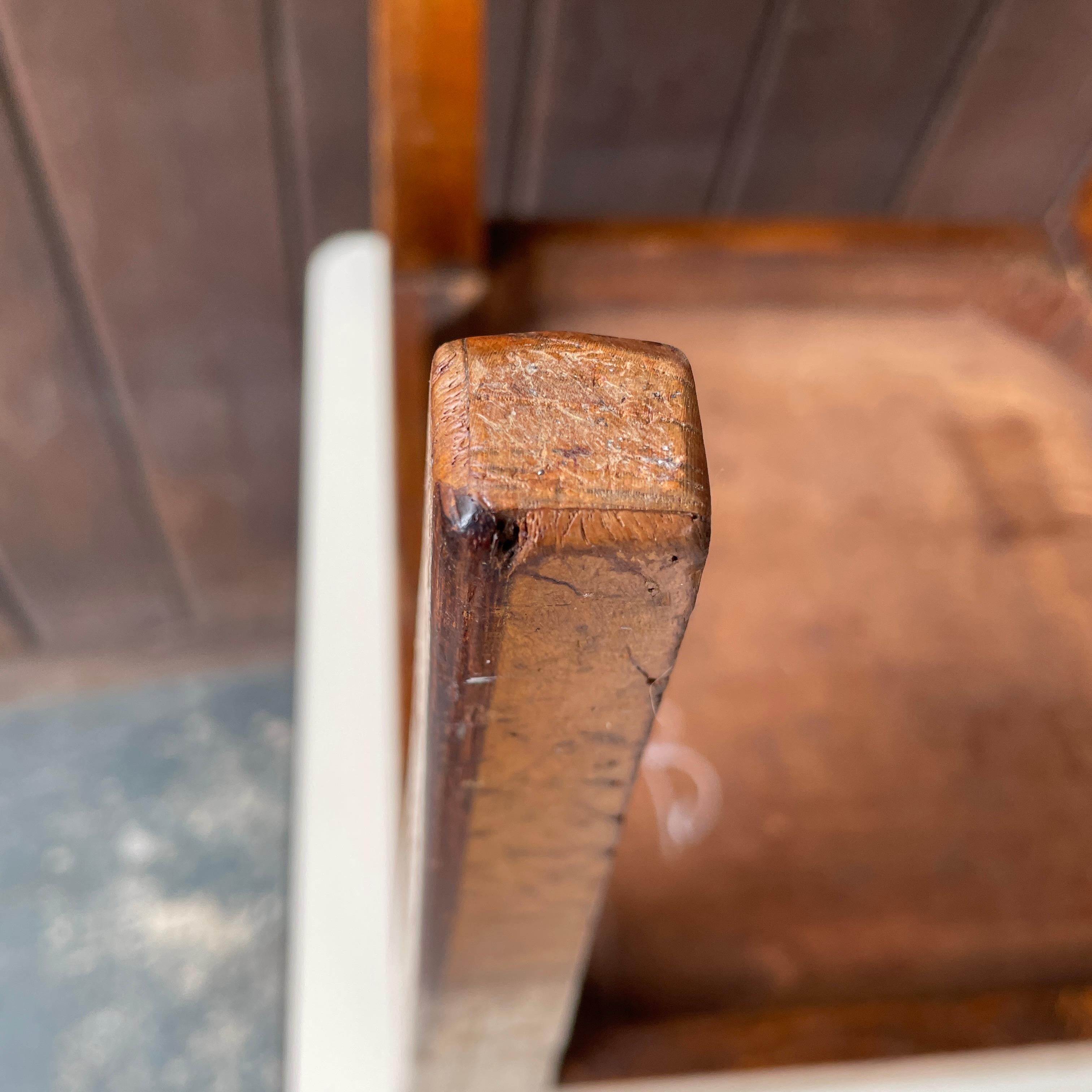 1950 Cannell & Chaffin of Los Angeles Burl Petite Pedestal Hollywood Mansion in vendita 11