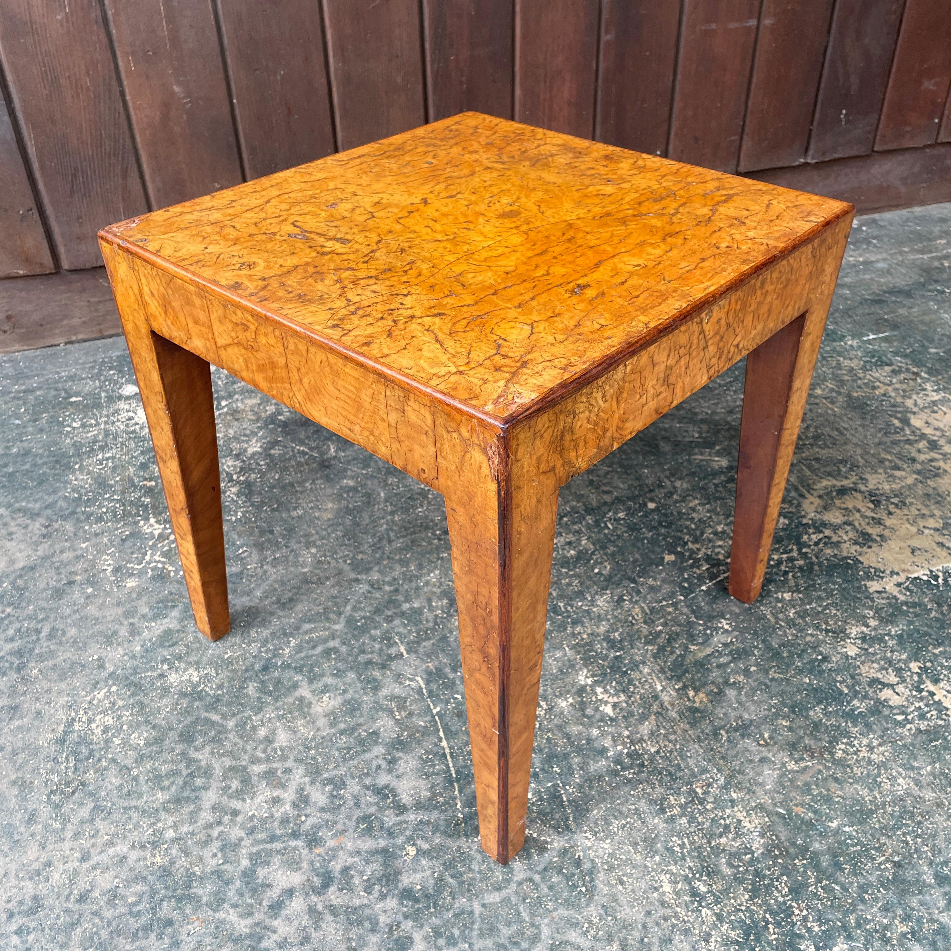 Mid-Century moderno 1950 Cannell & Chaffin of Los Angeles Burl Petite Pedestal Hollywood Mansion in vendita