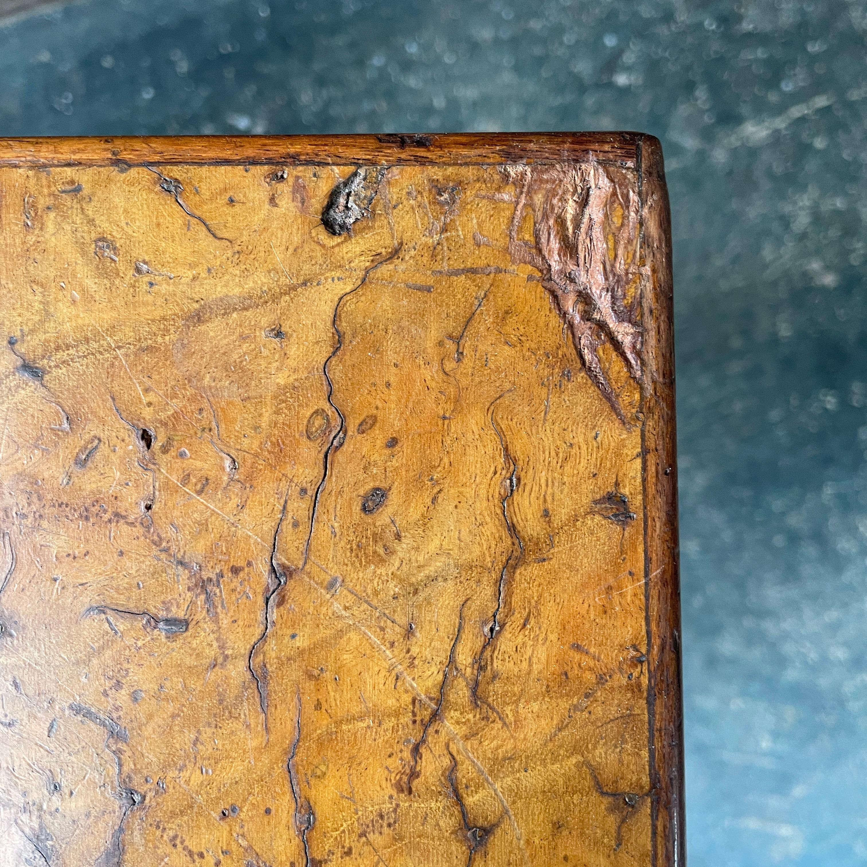 1950 Cannell & Chaffin of Los Angeles Burl Petite Pedestal Hollywood Mansion in vendita 1