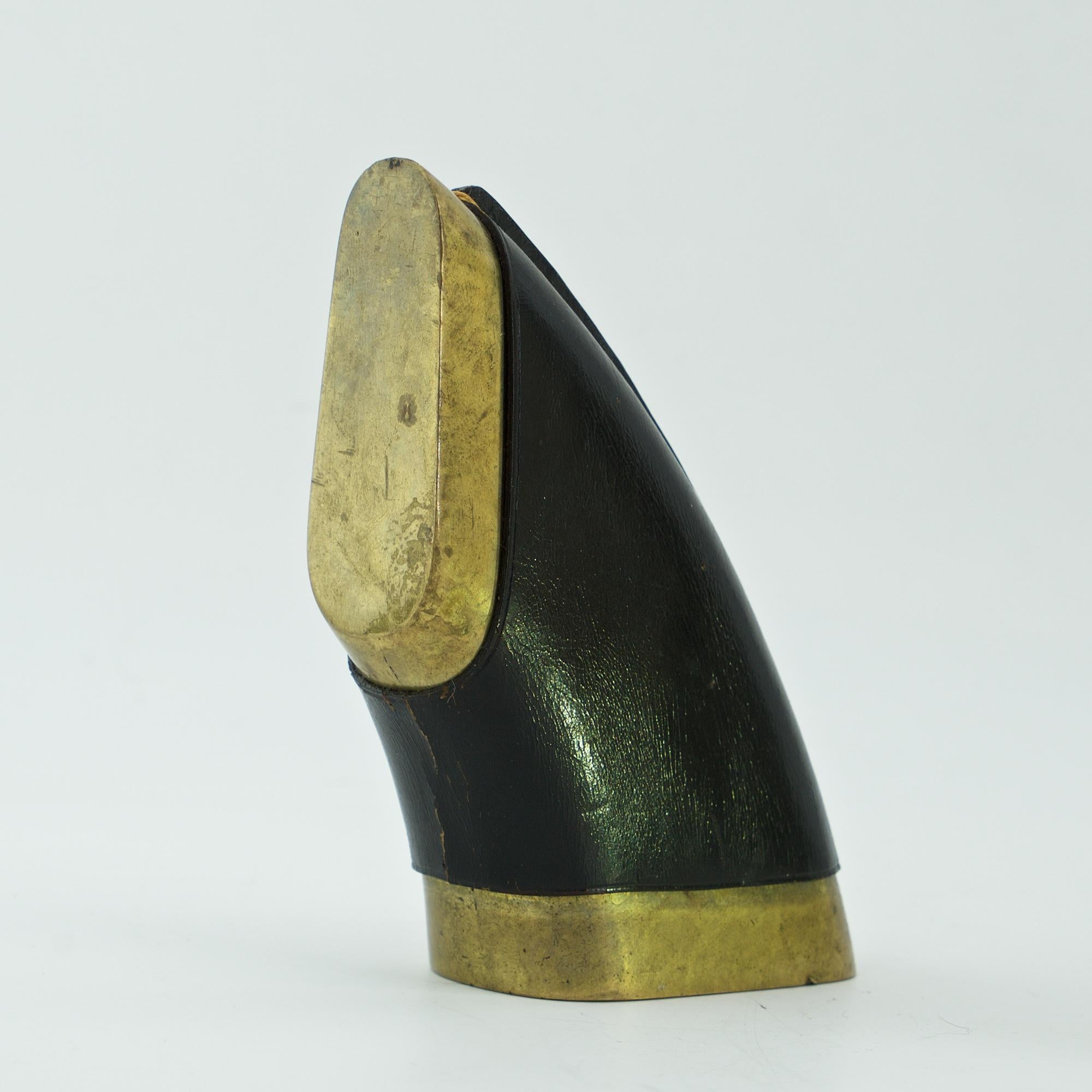 1950s Carl Aubock Leather Wrapped Bronze Pistol Grip Paperweight (Österreichisch)