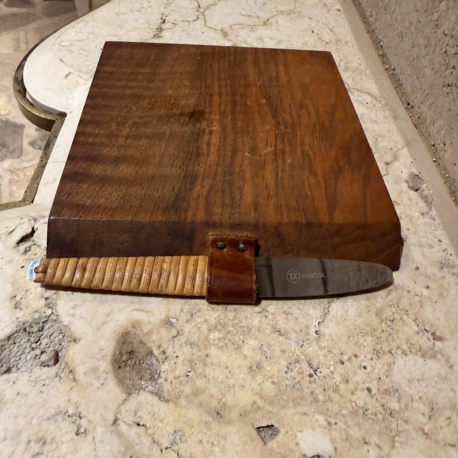 1950er Carl Auböck Charcuterie Picknickbrett & Messer Österreich im Zustand „Gut“ im Angebot in Chula Vista, CA