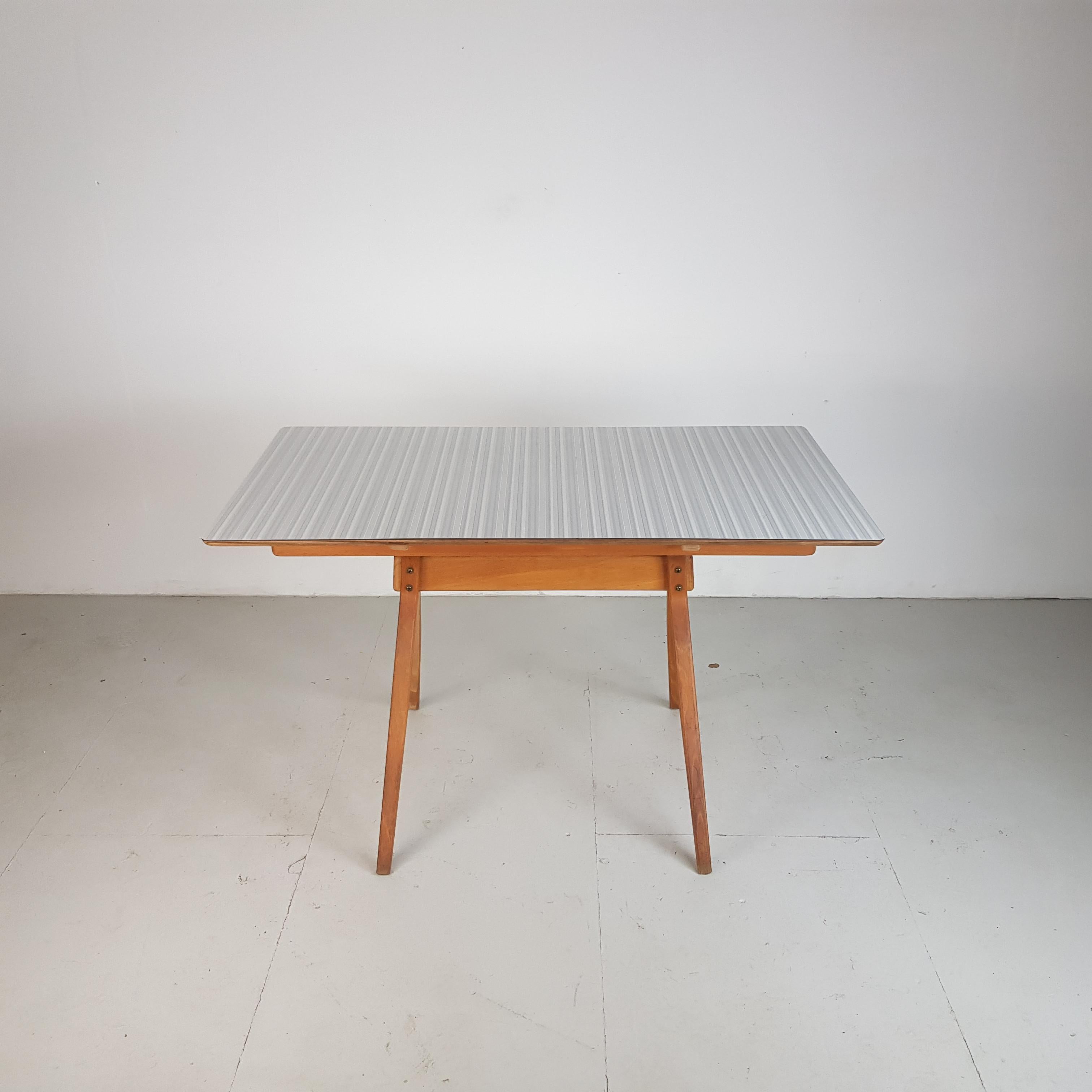 English 1950s Carl Jacobs Kandya Beech and Grey Striped Formica Table For Sale