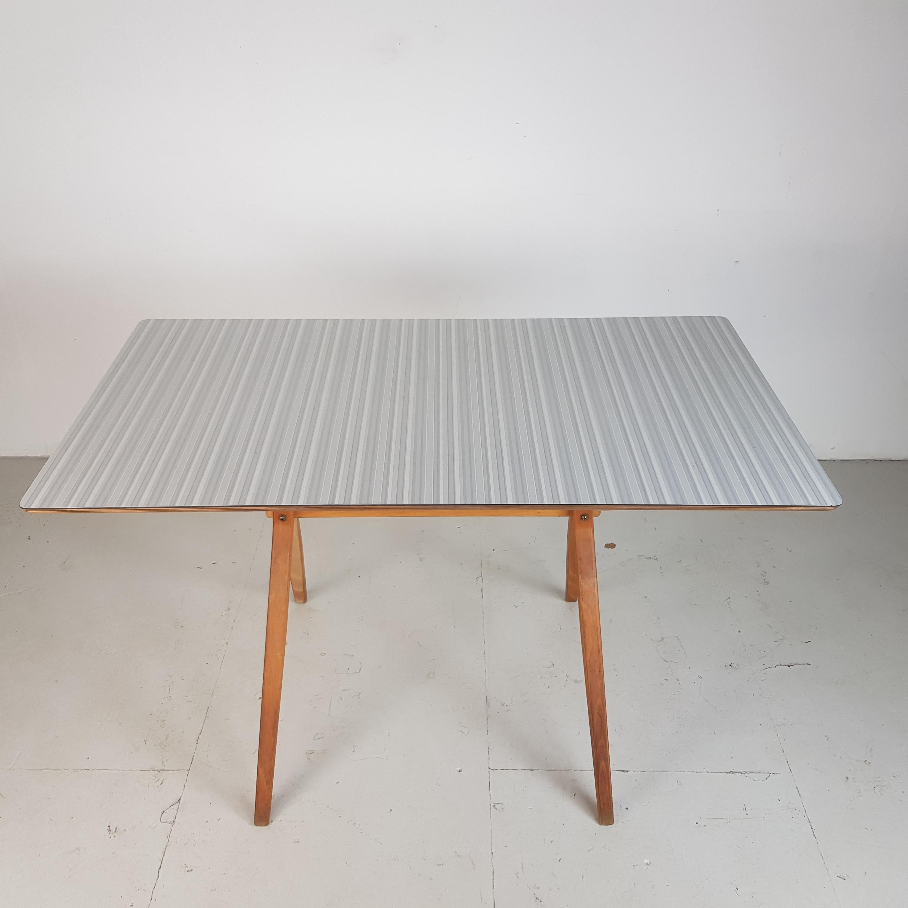 1950s Carl Jacobs Kandya Beech and Grey Striped Formica Table For Sale 1