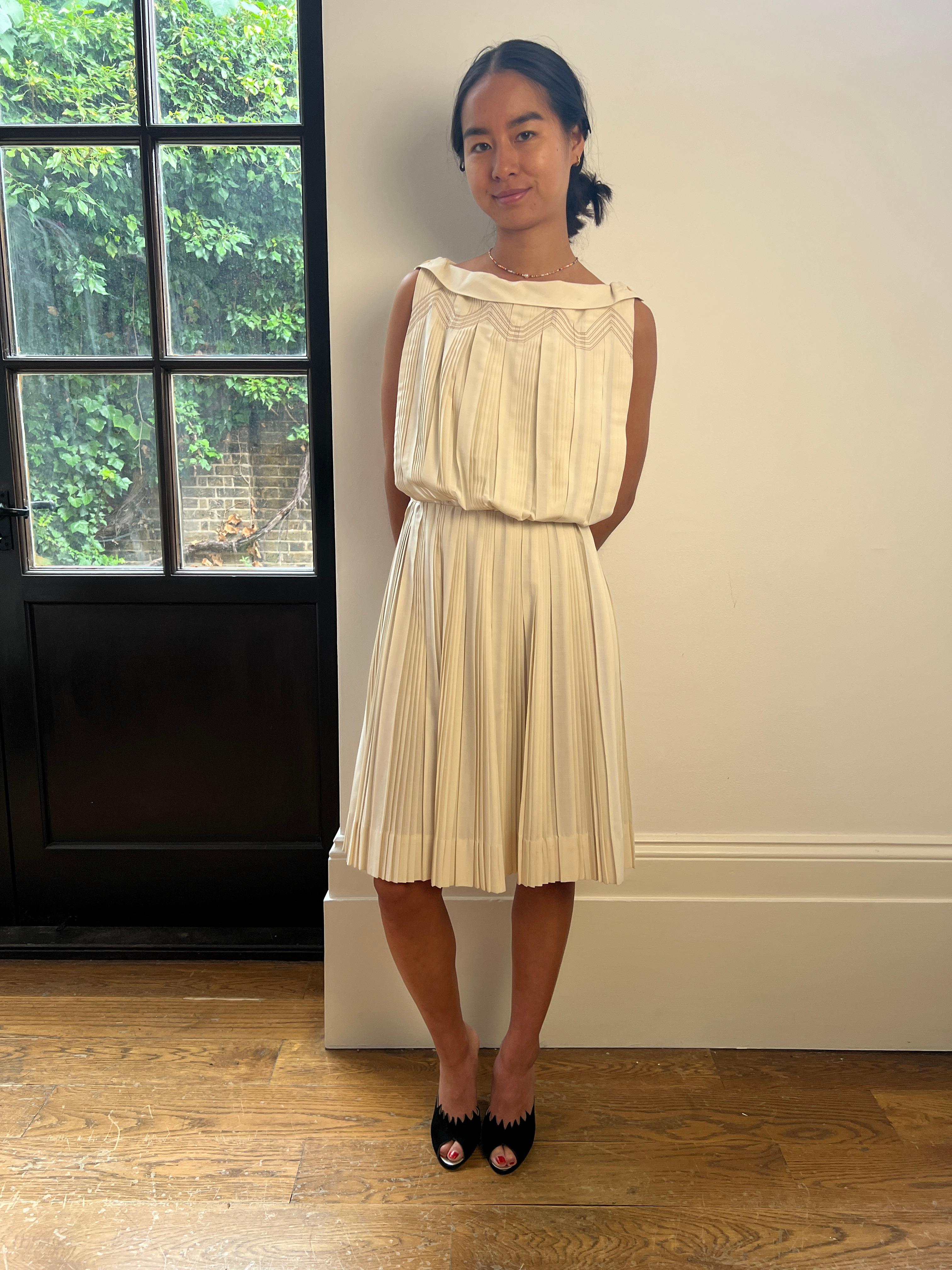 1950s Carlye Cream Cotton Knife Pleat Dress For Sale 3