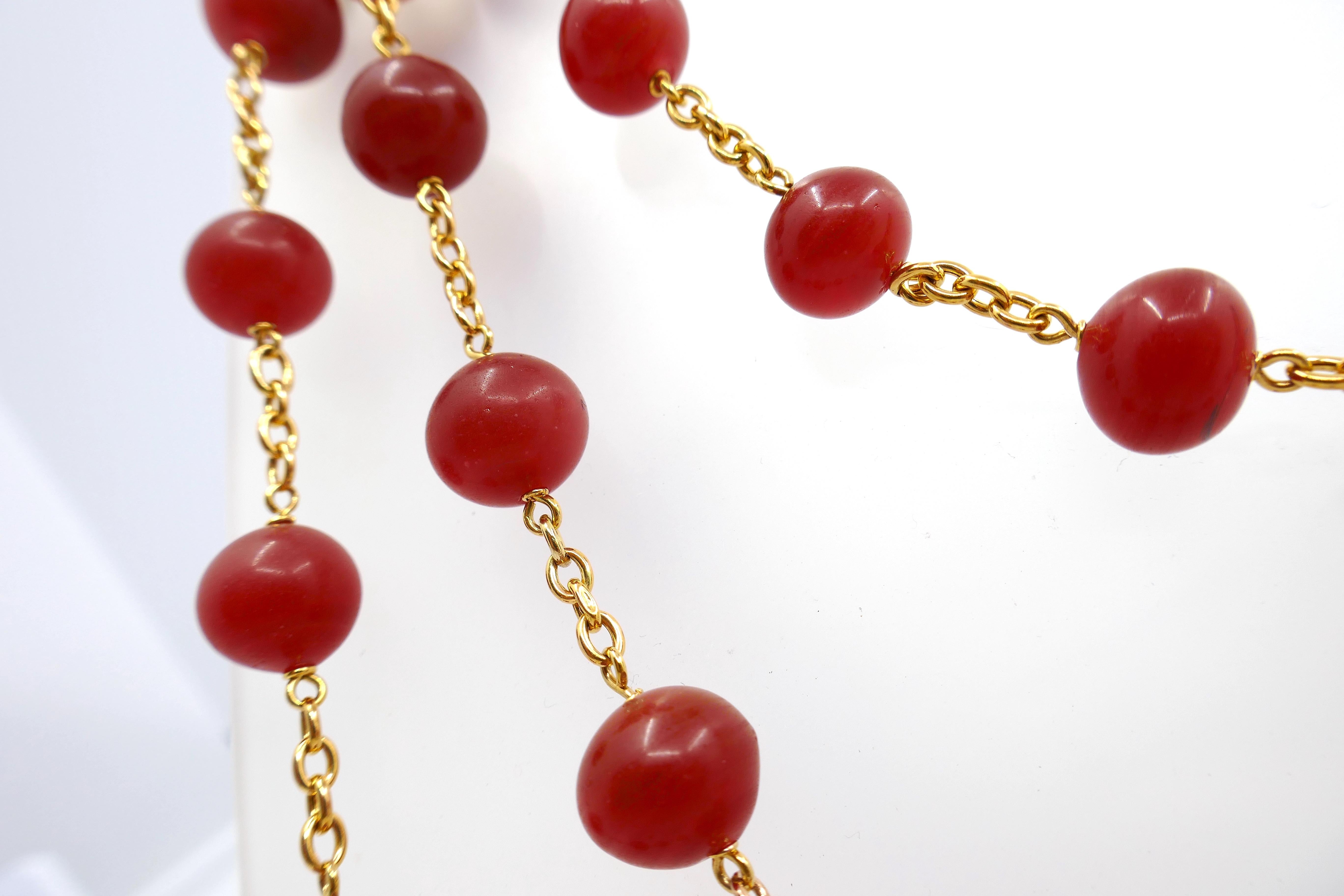 Women's 1950s French Carnelian Beaded 18k Gold Chain Necklace  For Sale