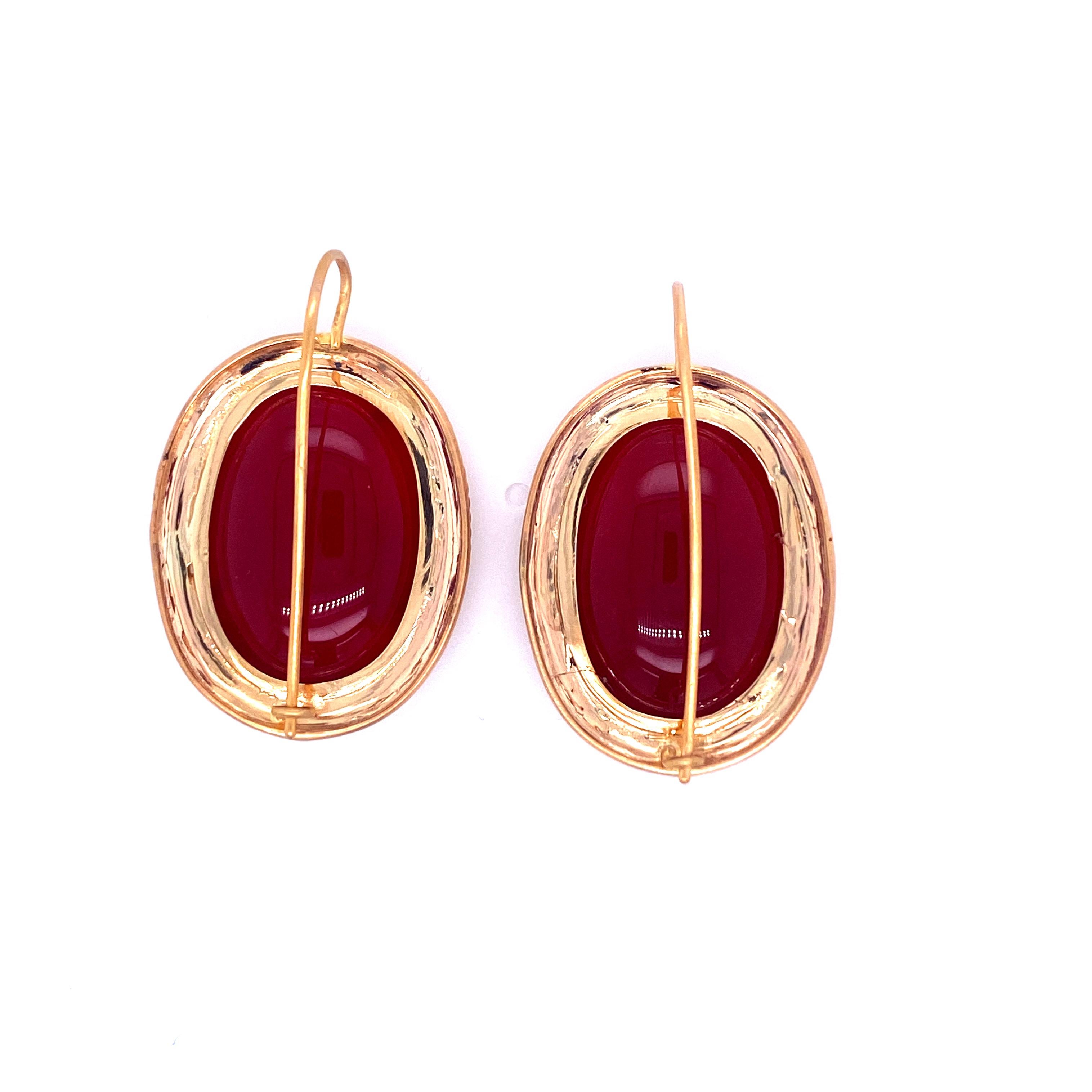 1950s Carnelian Intaglio Gold Earrings In Excellent Condition In Napoli, Italy
