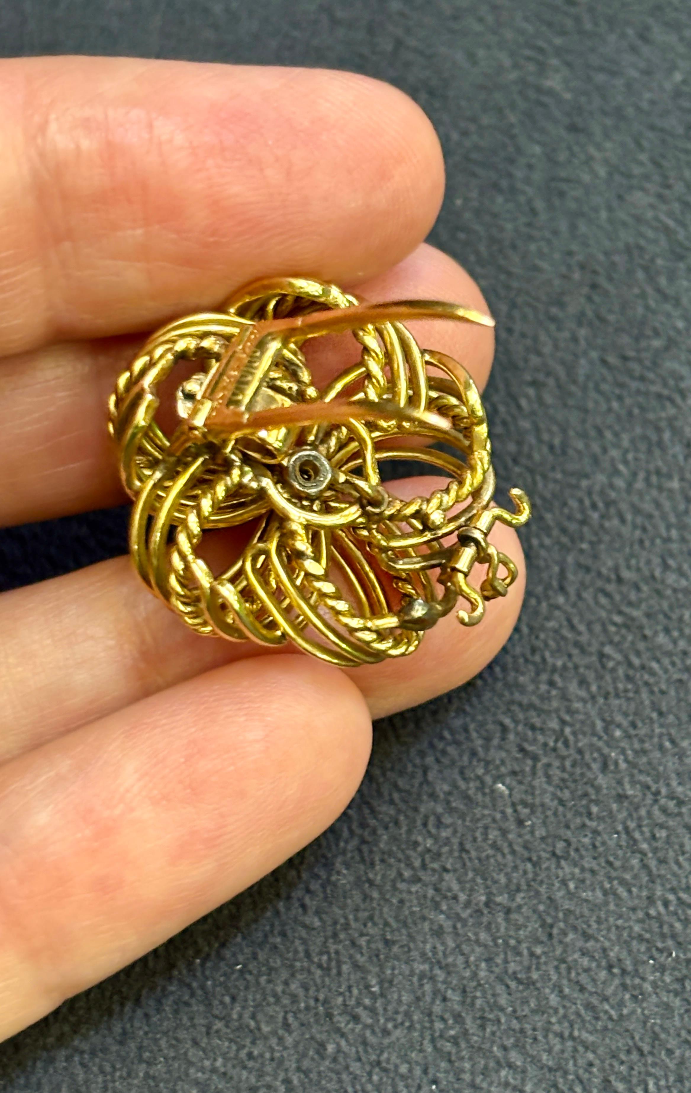 1950er Cartier Brosche aus 18k Gold mit 0,20 Karat Diamanten im Angebot 4