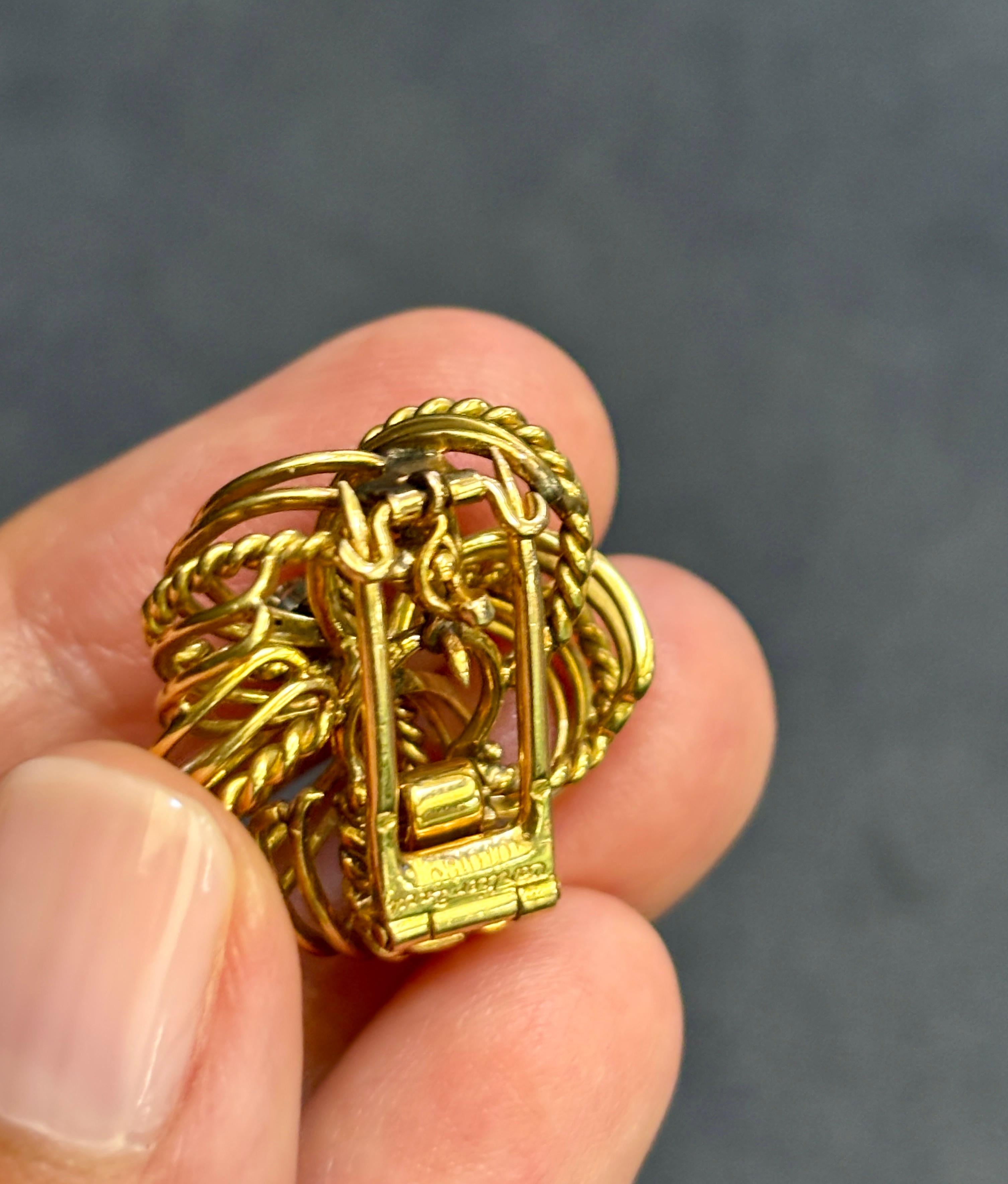 1950er Cartier Brosche aus 18k Gold mit 0,20 Karat Diamanten im Angebot 3