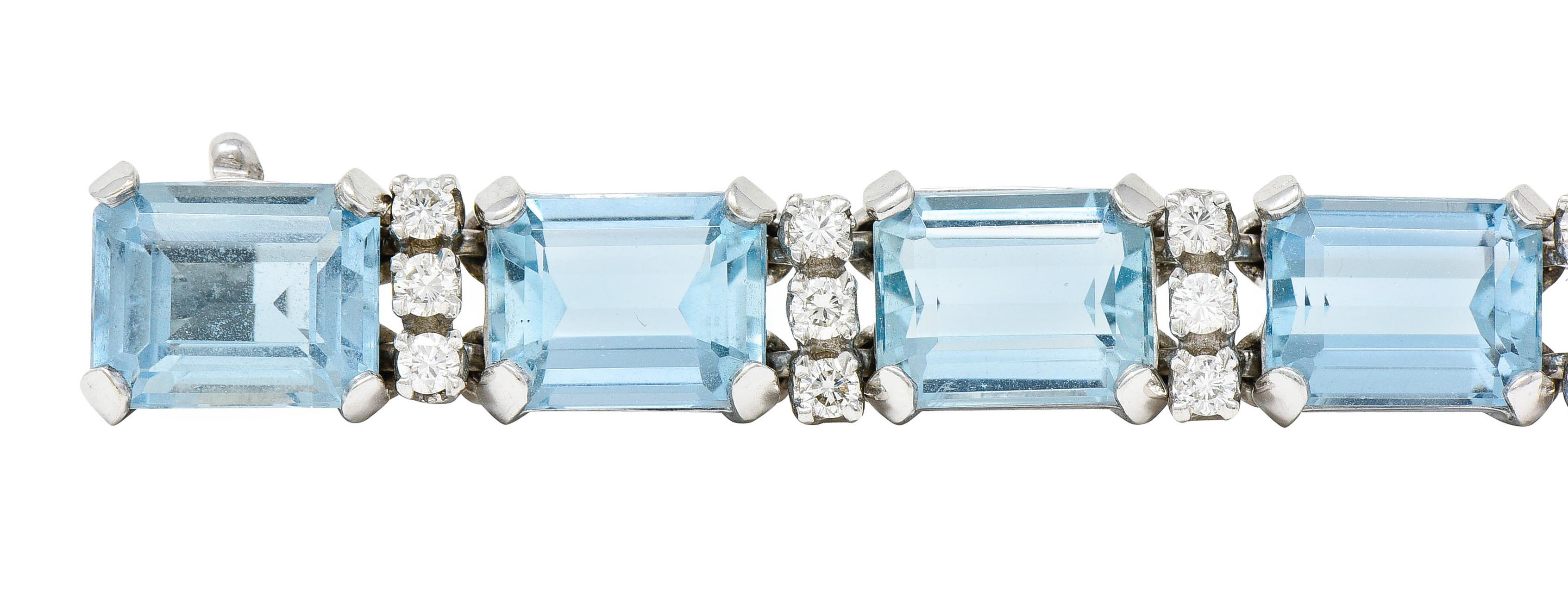 Emerald Cut 1950's Cartier 33.25 Carats Aquamarine Diamond 14 Karat White Gold Link Bracelet