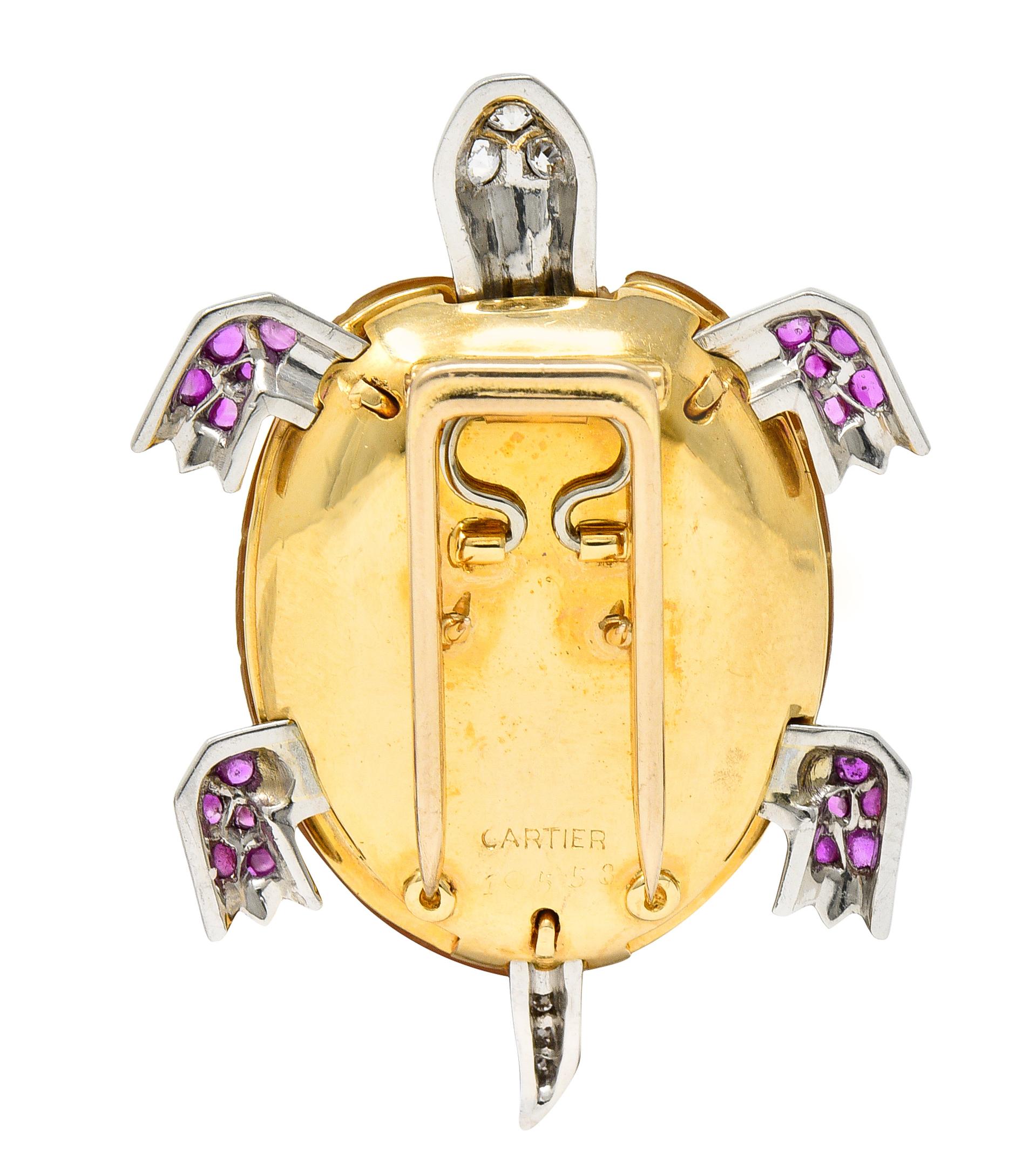 Taille cabochon Cartier Broche tortue en or 18 carats et platine avec rubis et diamants, années 1950 en vente