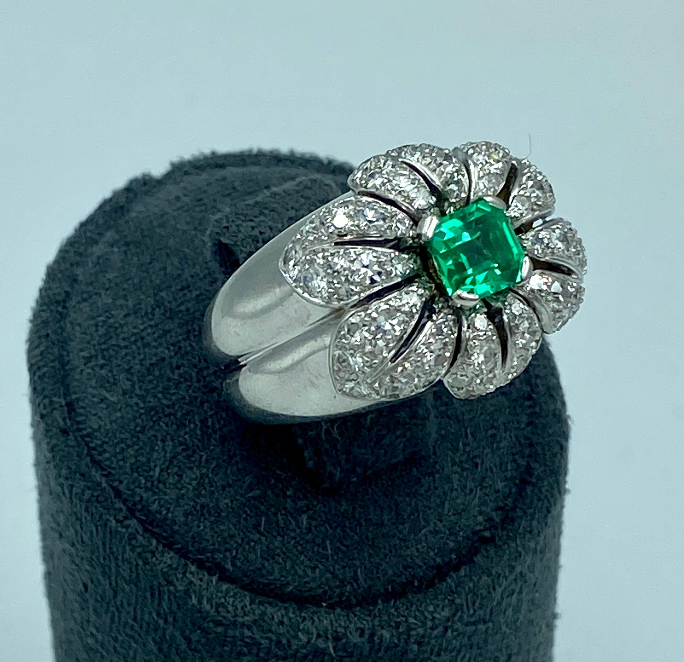 1950s Cartier white gold, diamond and 0.8 carat Colombian emerald ring In Good Condition In London, GB