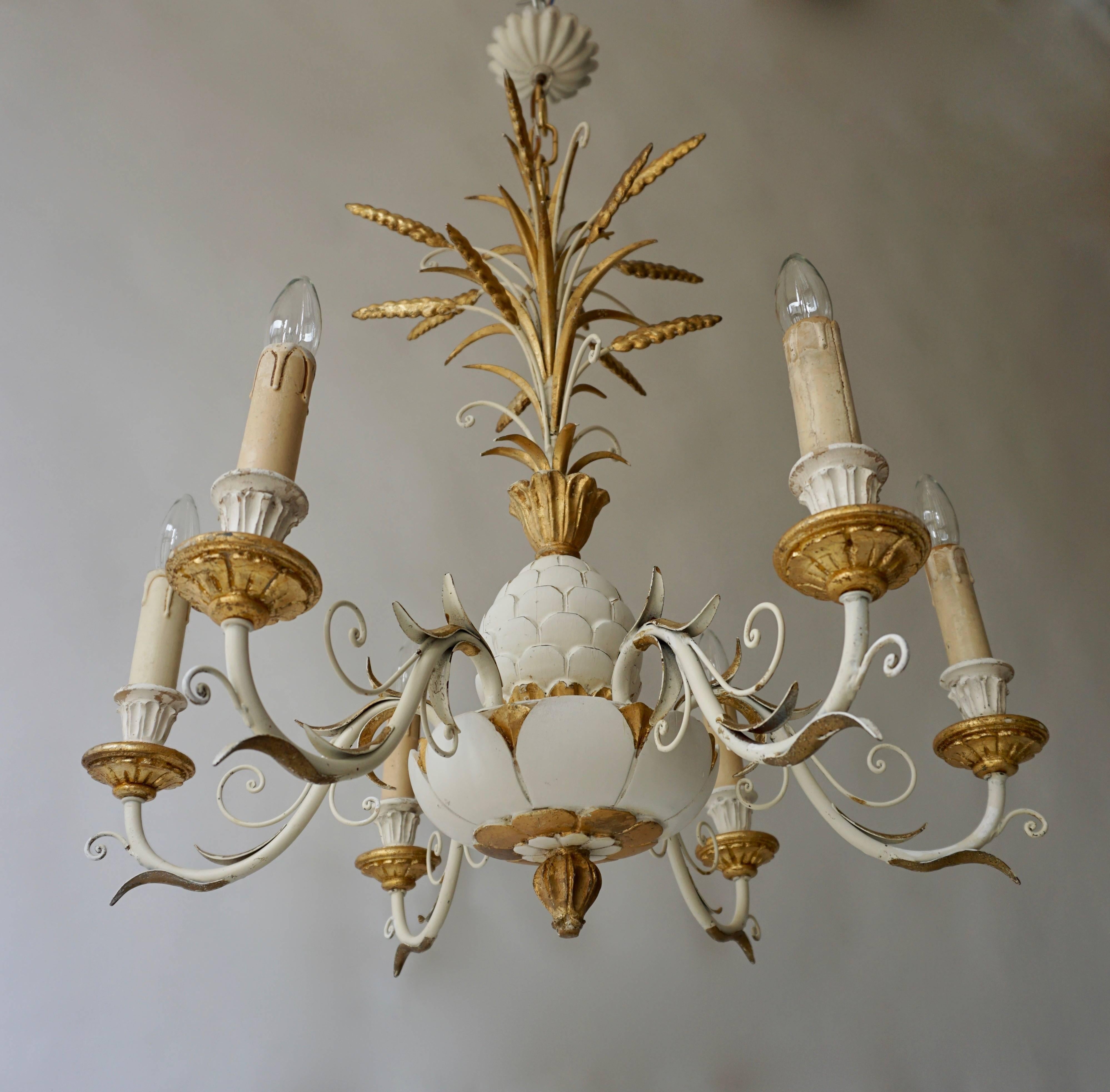 Hollywood Regency 1950s Carved Giltwood Italian Gold and White Pineapple Chandelier