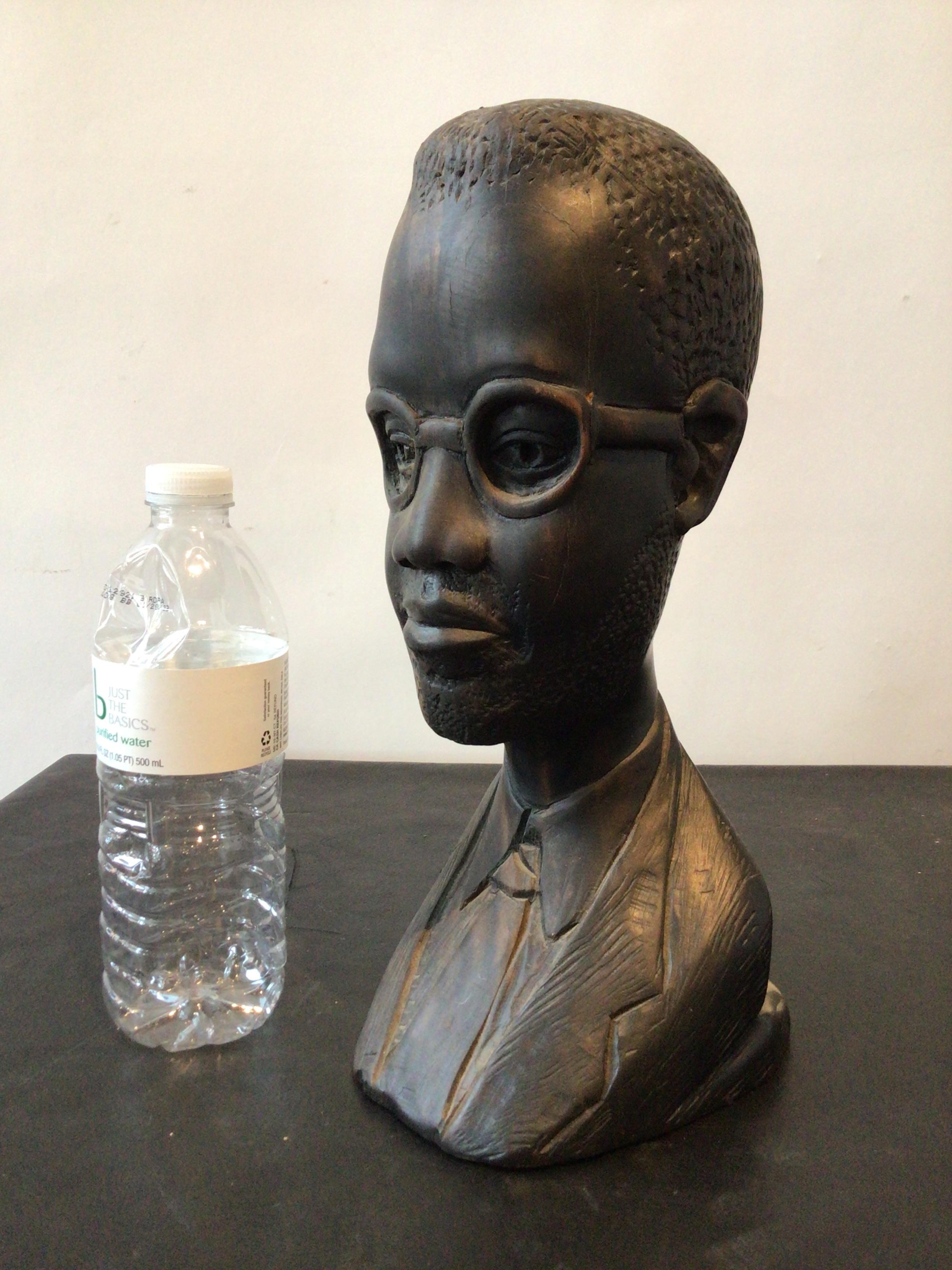 1950s Carved Wood Bust of Man in Glasses and Suit In Good Condition For Sale In Tarrytown, NY