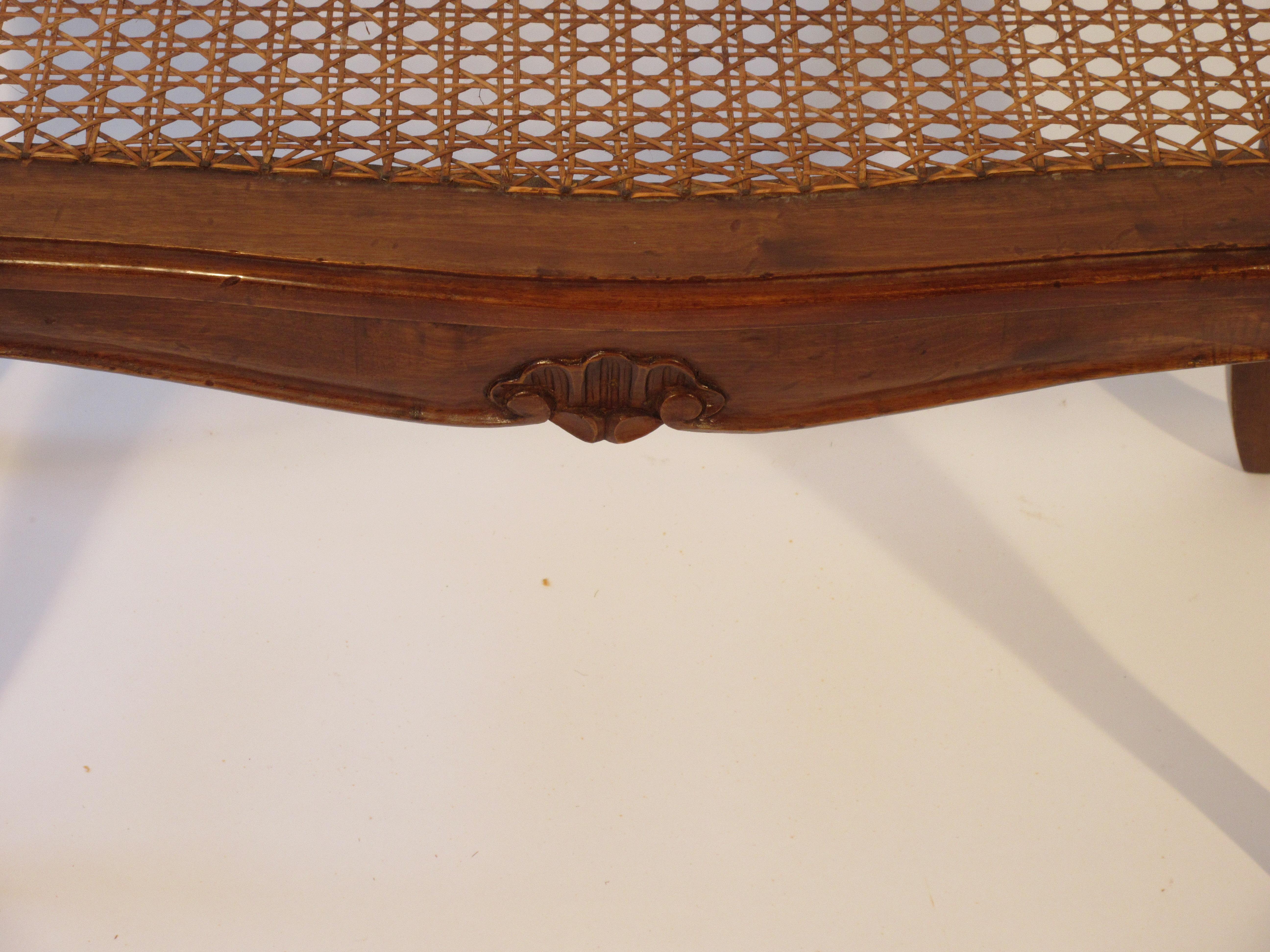 1950s Carved Wood Caned Seated Bench In Good Condition In Tarrytown, NY