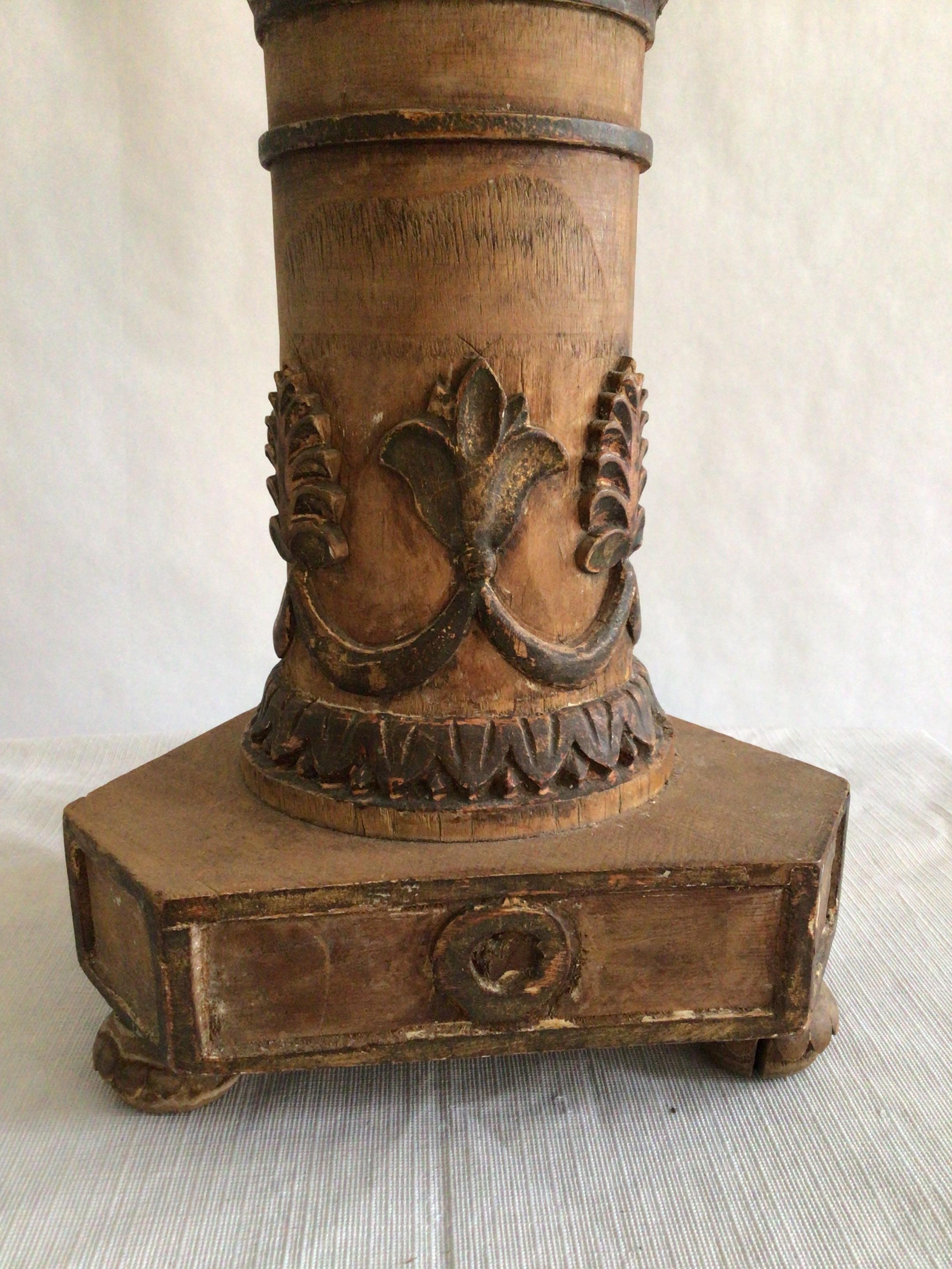 1950s Carved Wood Column Table Lamp For Sale 2