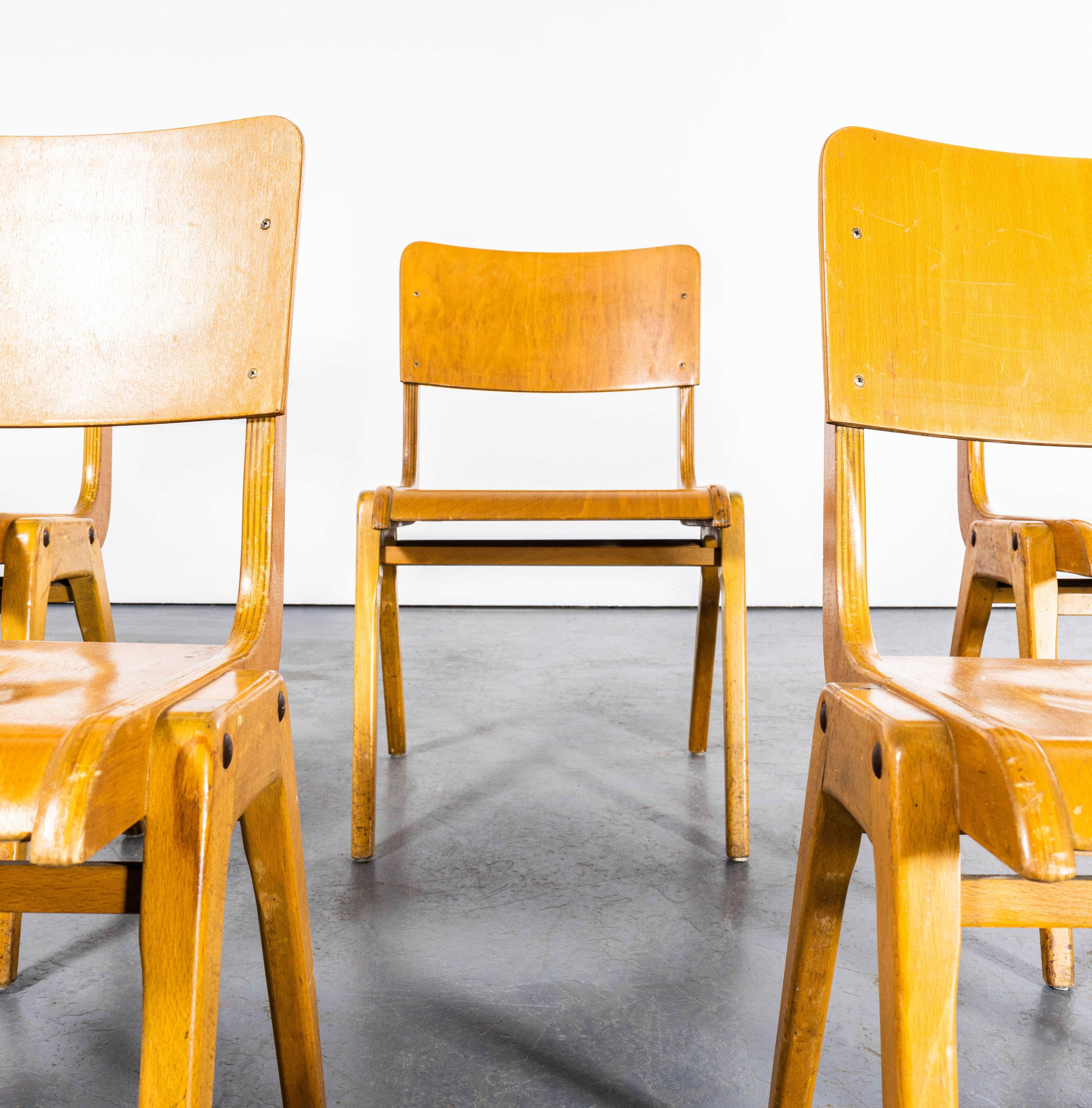1950's Casala Honey Beech Stacking Dining Chair - Set von fünf (Deutsch)