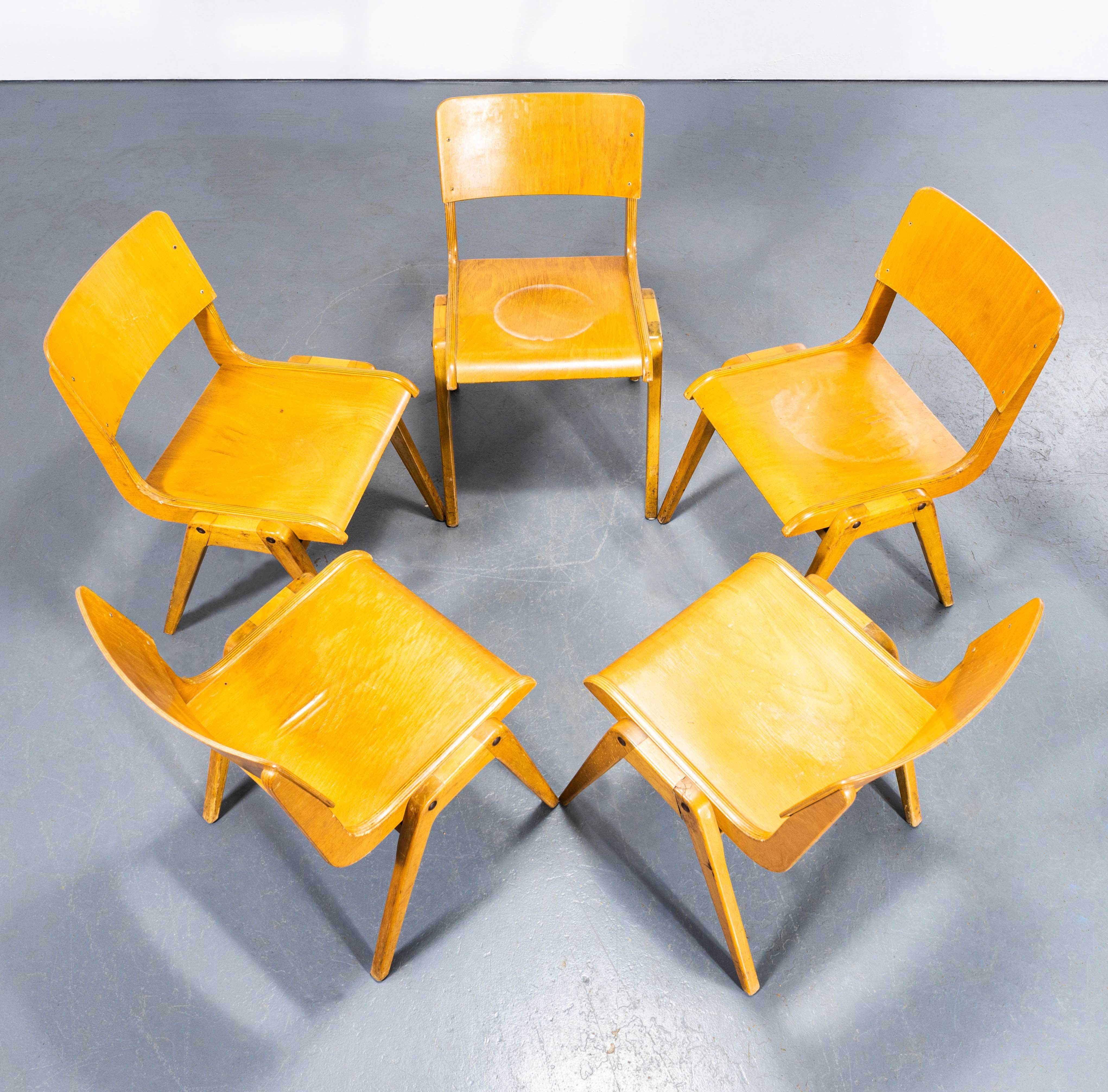 1950's Casala Honey Beech Stacking Dining Chair - Set von fünf (Mitte des 20. Jahrhunderts)