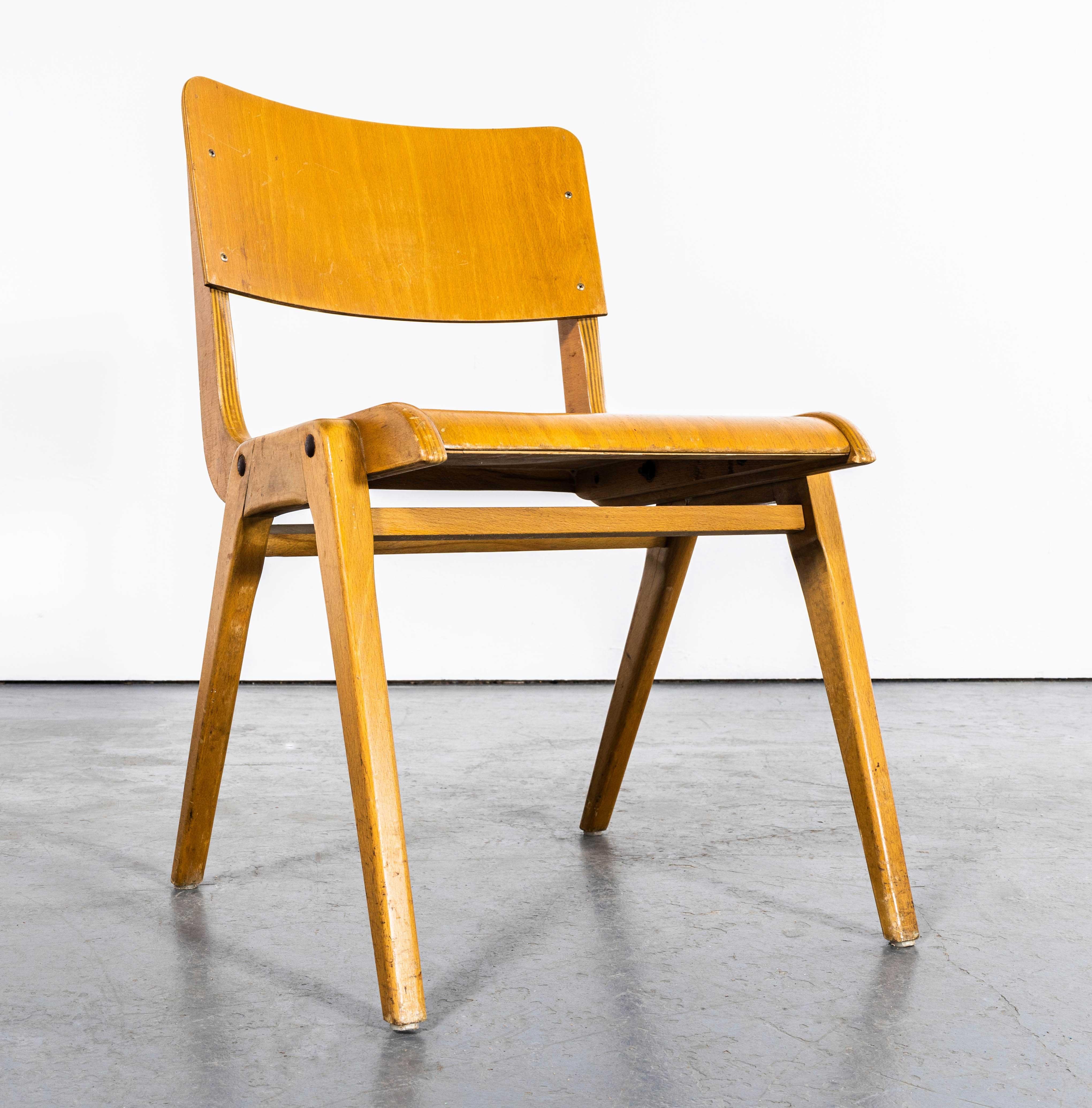 1950's Casala Honey Beech Stacking Dining Chair - Set von fünf (Buchenholz)