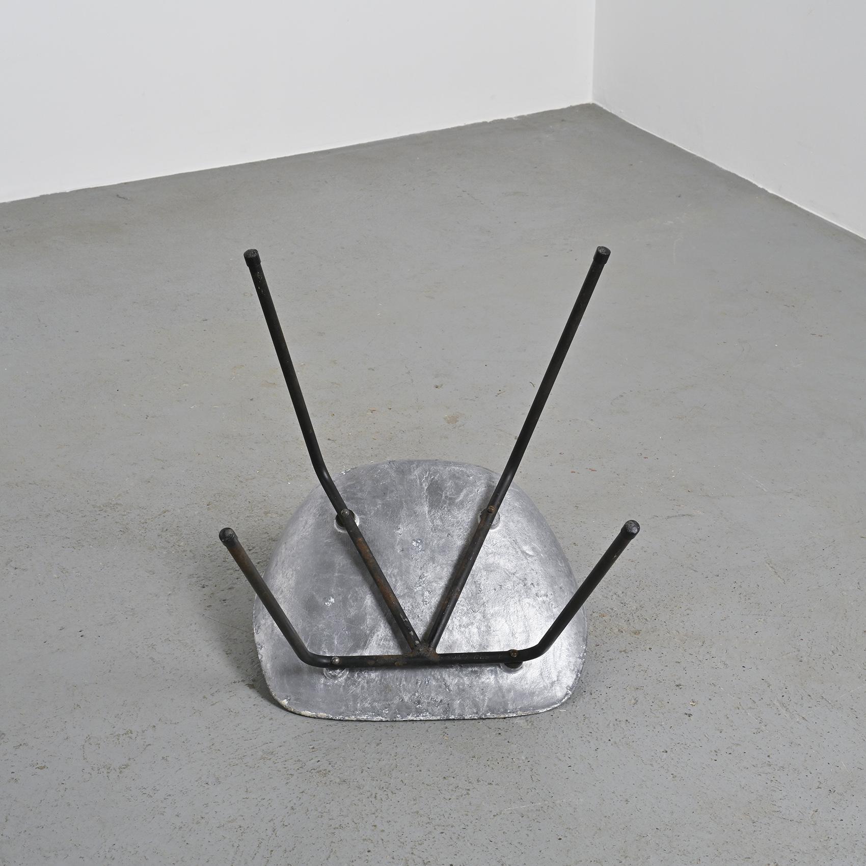 1950 Sedia in fusione di alluminio, Pierre Guariche per Steiner in vendita 3