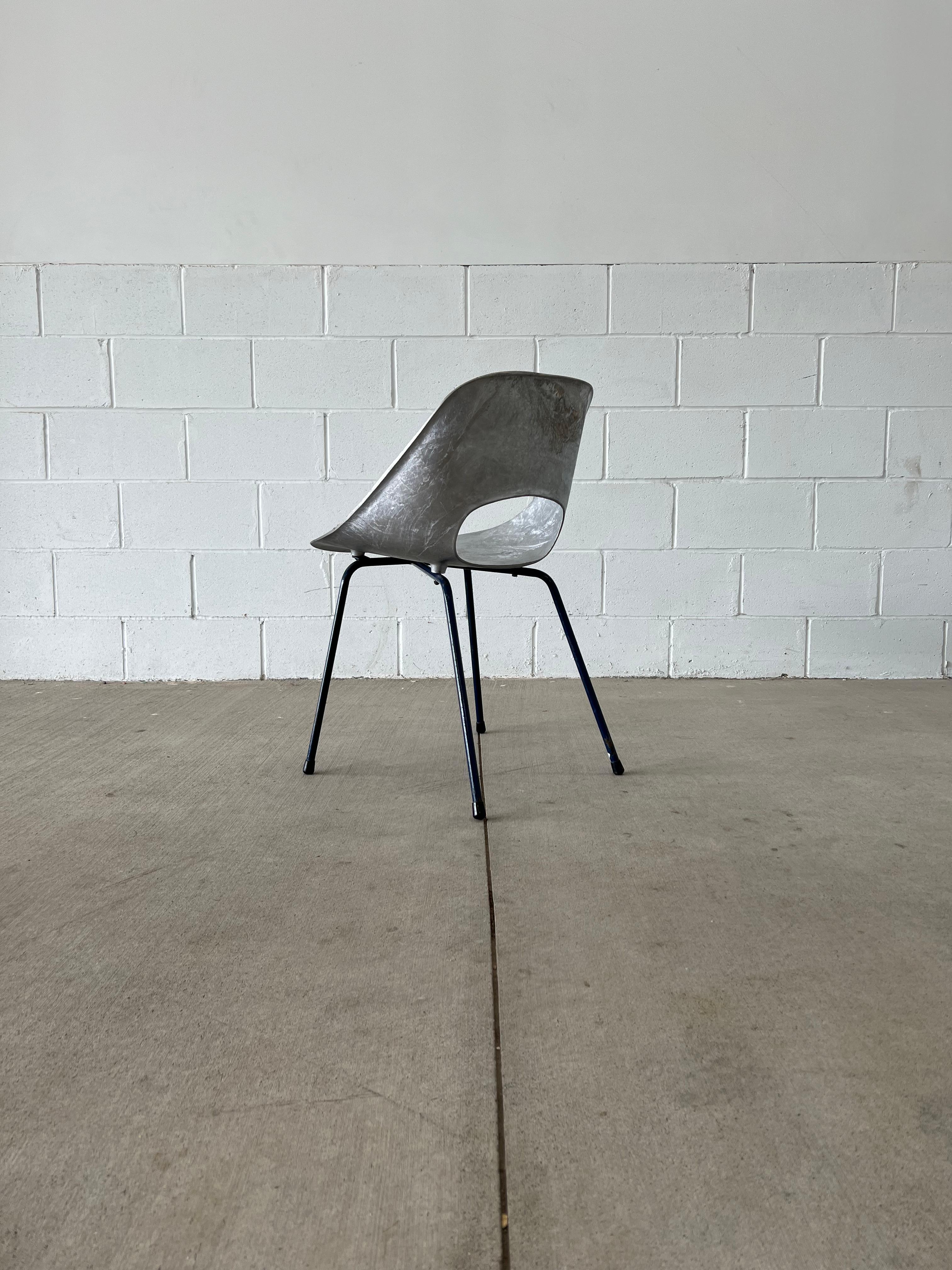 1950s Cast Aluminum Dining Chair by Pierre Guariche for Steiner In Good Condition For Sale In Saint Paul, MN