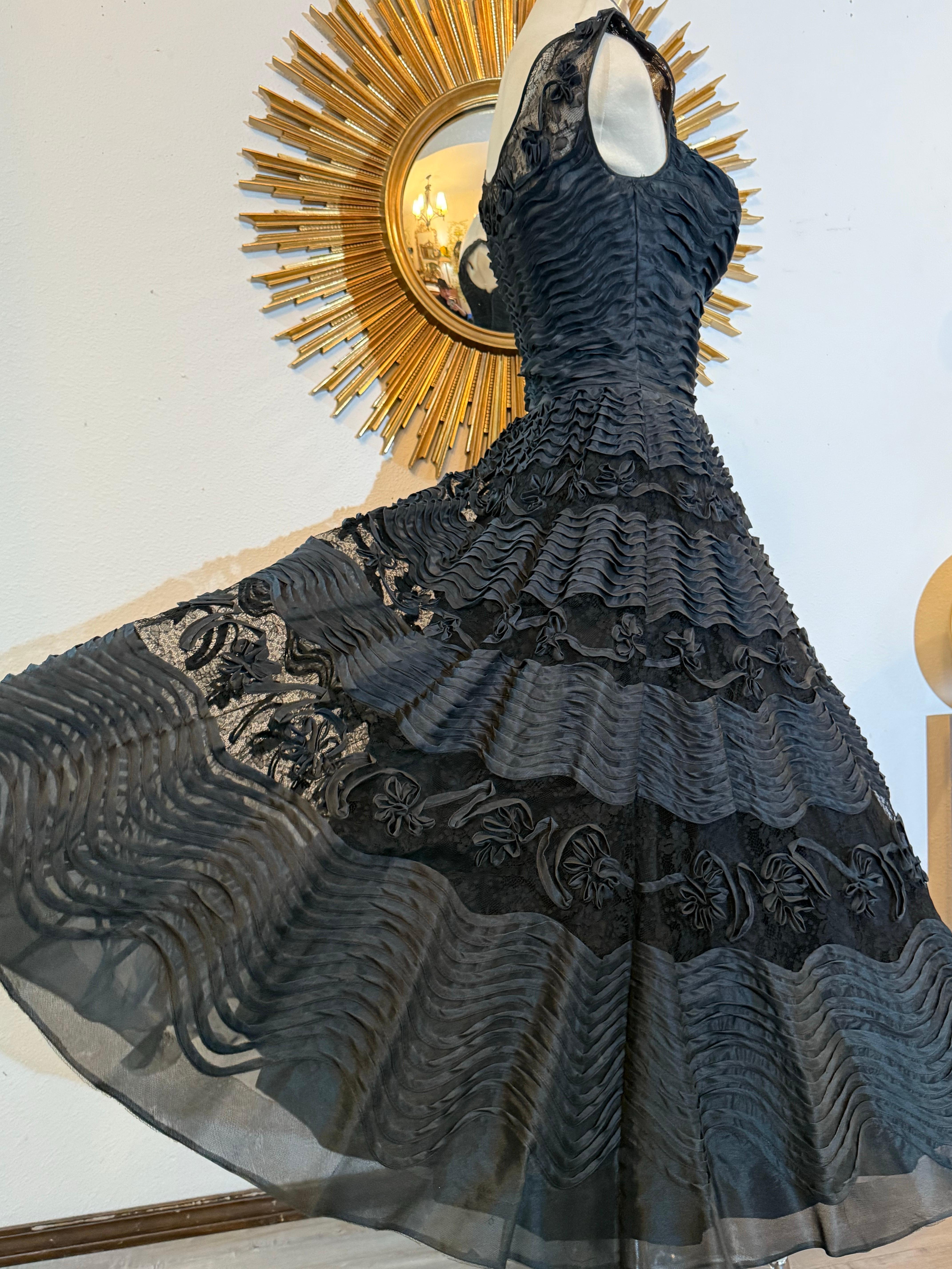 1950s Ceil Chapman Schwarz Seide Organza & Spitze New Look Cocktailkleid w Applique im Angebot 6