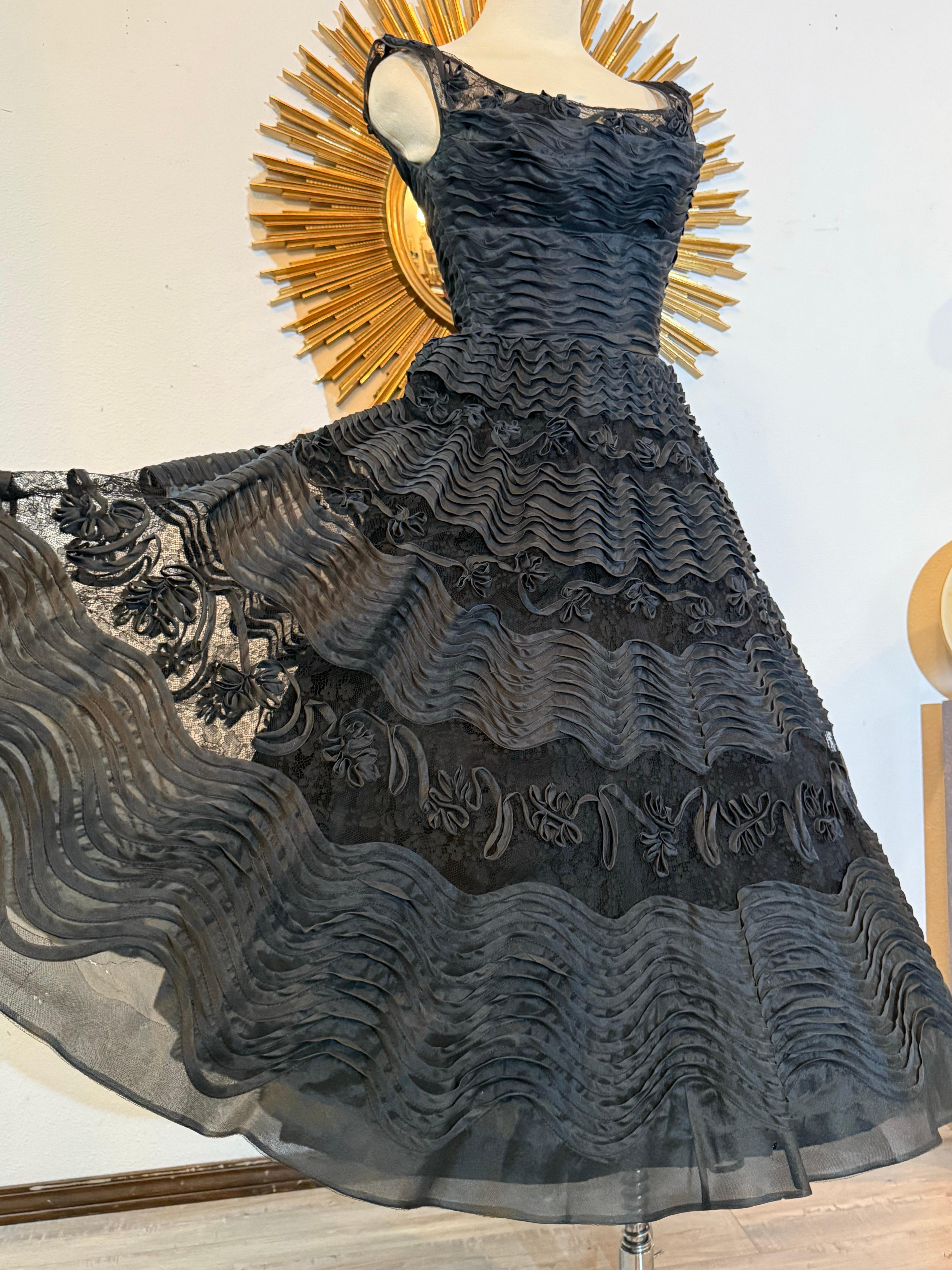 1950s Ceil Chapman Schwarz Seide Organza & Spitze New Look Cocktailkleid w Applique im Zustand „Hervorragend“ im Angebot in Gresham, OR