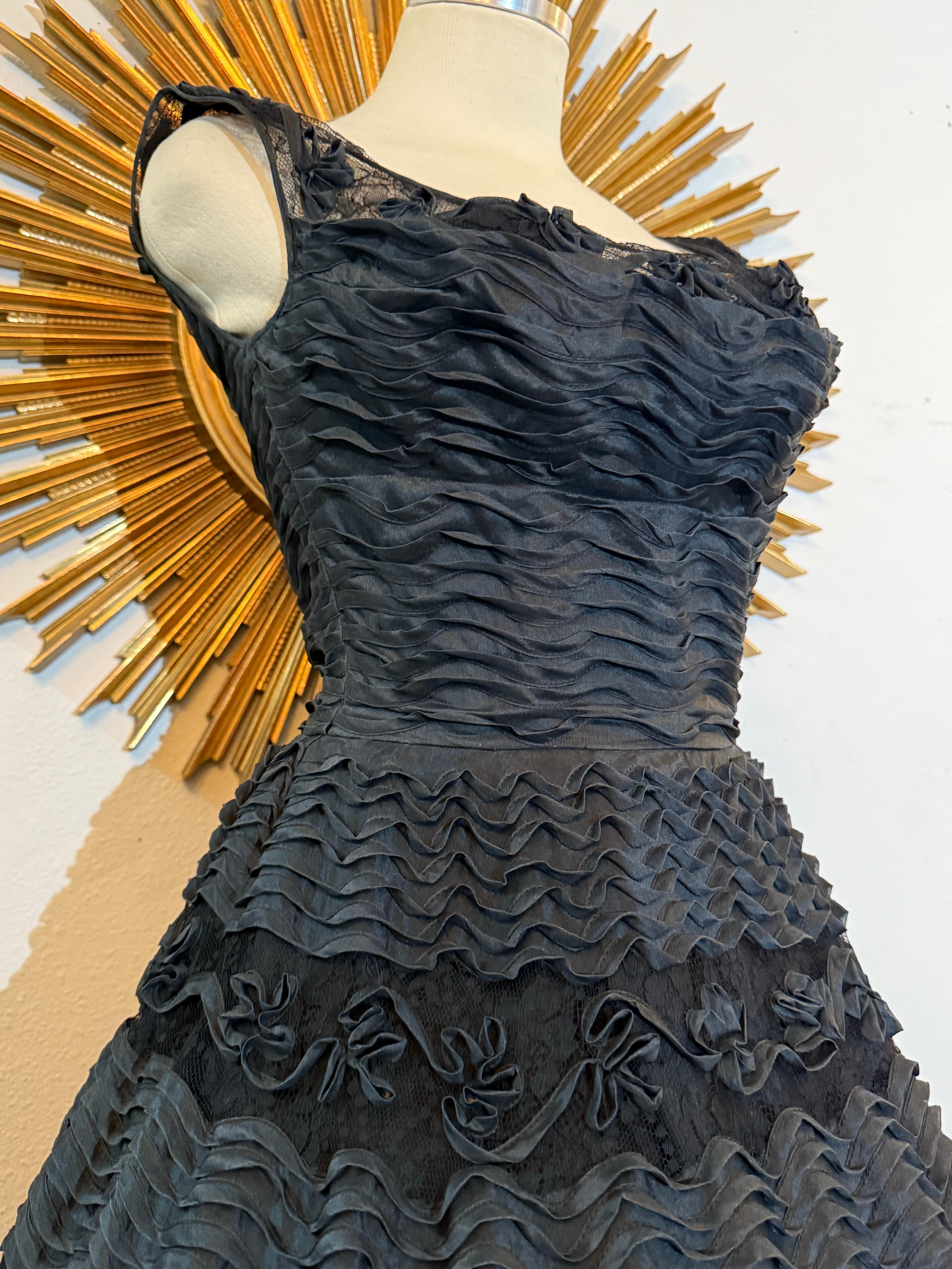 1950s Ceil Chapman Schwarz Seide Organza & Spitze New Look Cocktailkleid w Applique im Angebot 4