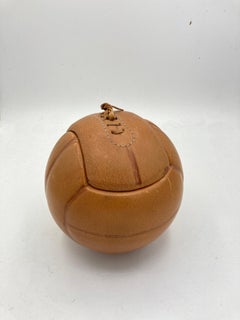 Keramische und genähte Lederschachtel von Maison Longchamp Paris aus den 1950er Jahren