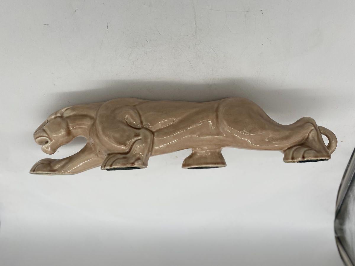 Seltene Beige Pantherkatze T.V. aus Keramik, 1950er Jahre Mid Century Modern Lampe im Zustand „Gut“ im Angebot in Van Nuys, CA