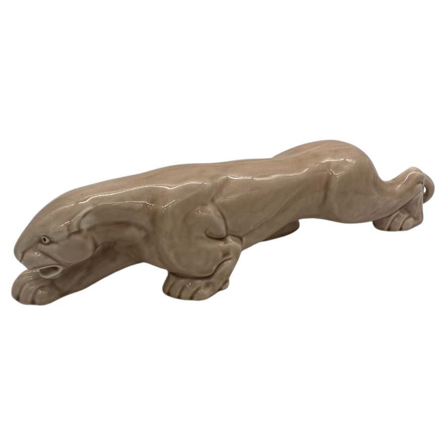 1950s Ceramic Rare Beige Panther Cat T.V. Lampe mi-siècle moderne en vente