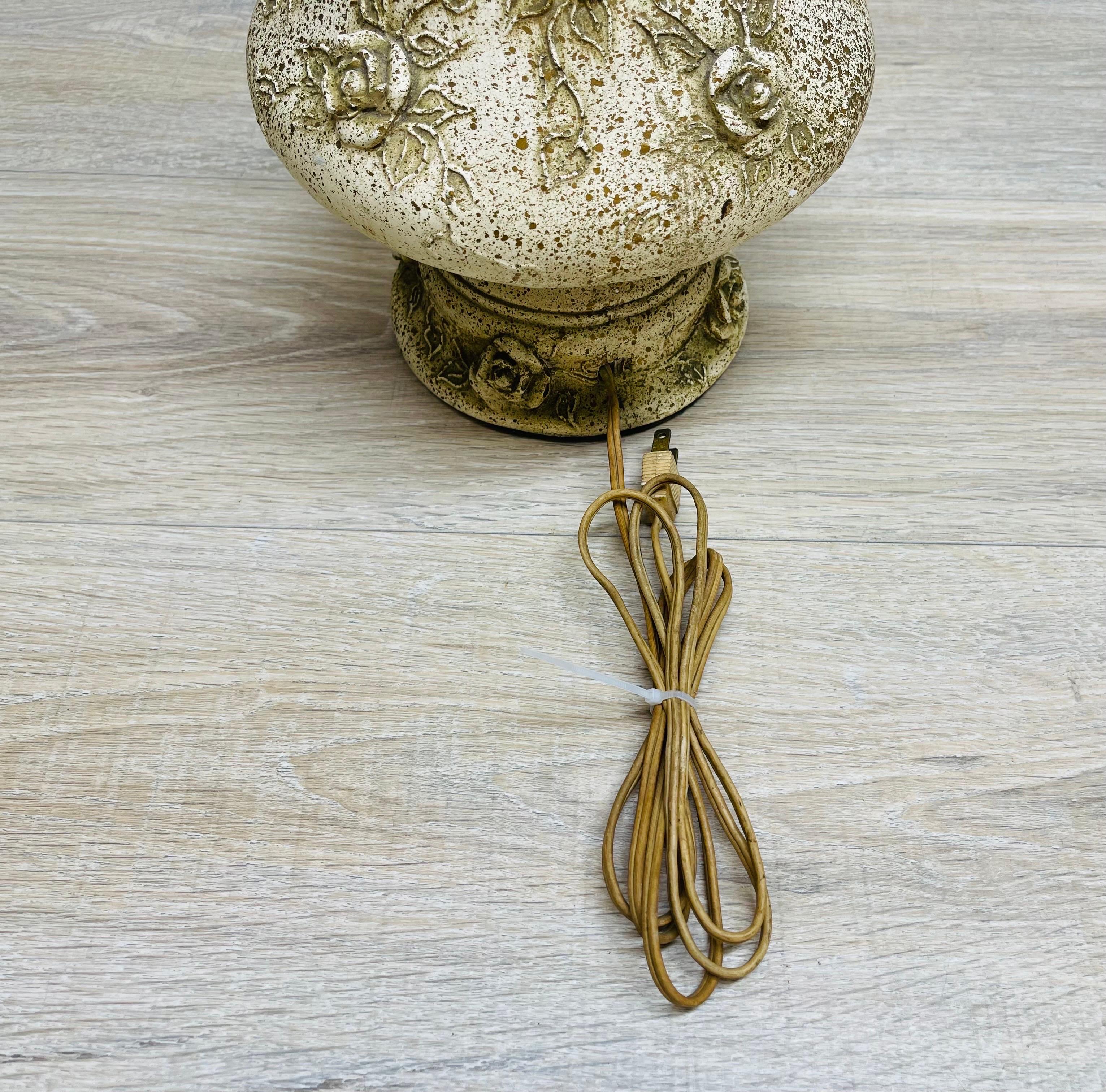 1950s Ceramic Rose Designed Table Lamp For Sale 1