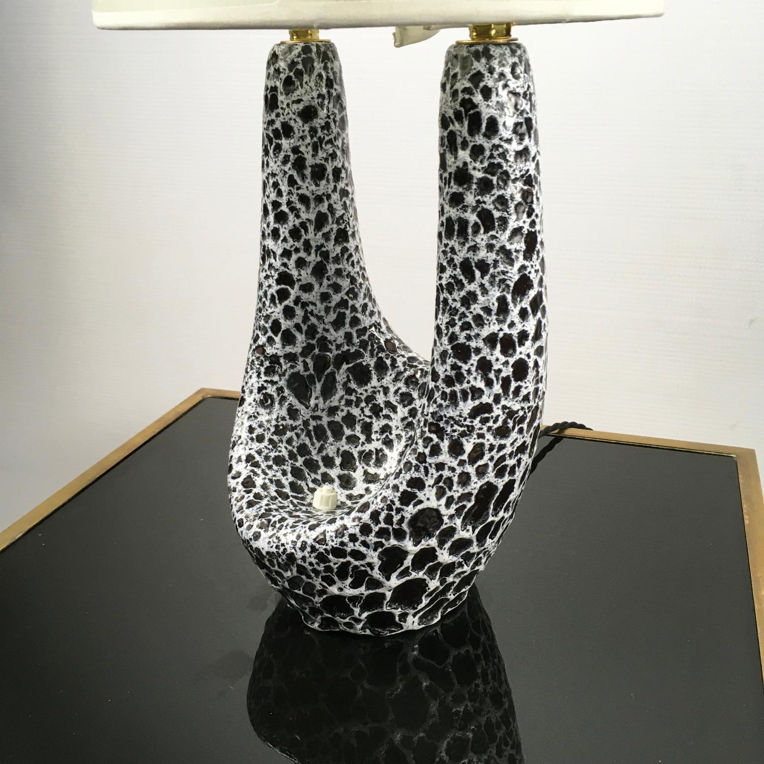 Mid-Century Modern Lampe de table en céramique des années 1950 par Le Vaucour pour Vallauris France en vente