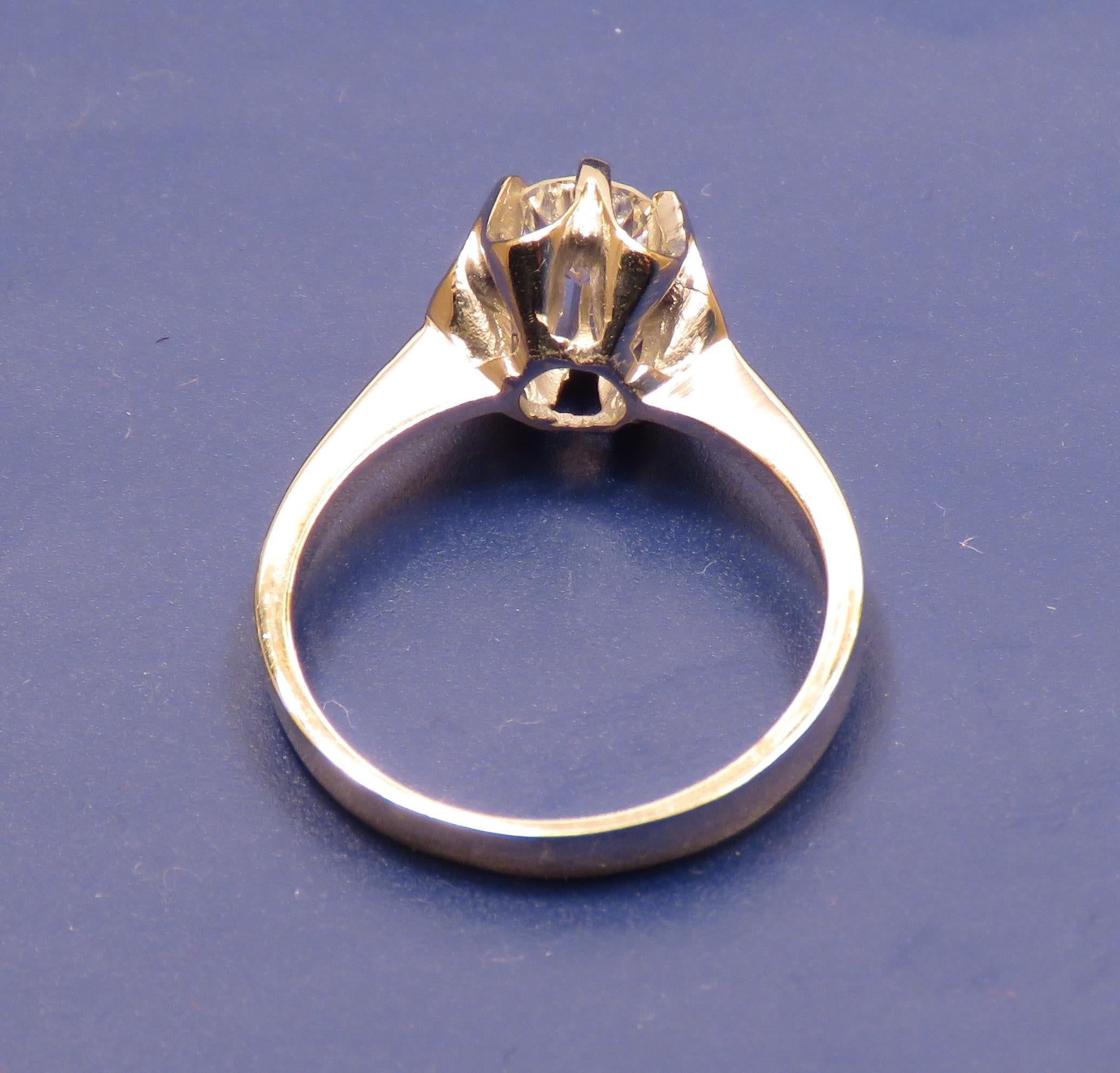 0.60 Carat Diamond Engagement Ring Vintage 1950s White Gold  In Excellent Condition For Sale In Milano, IT