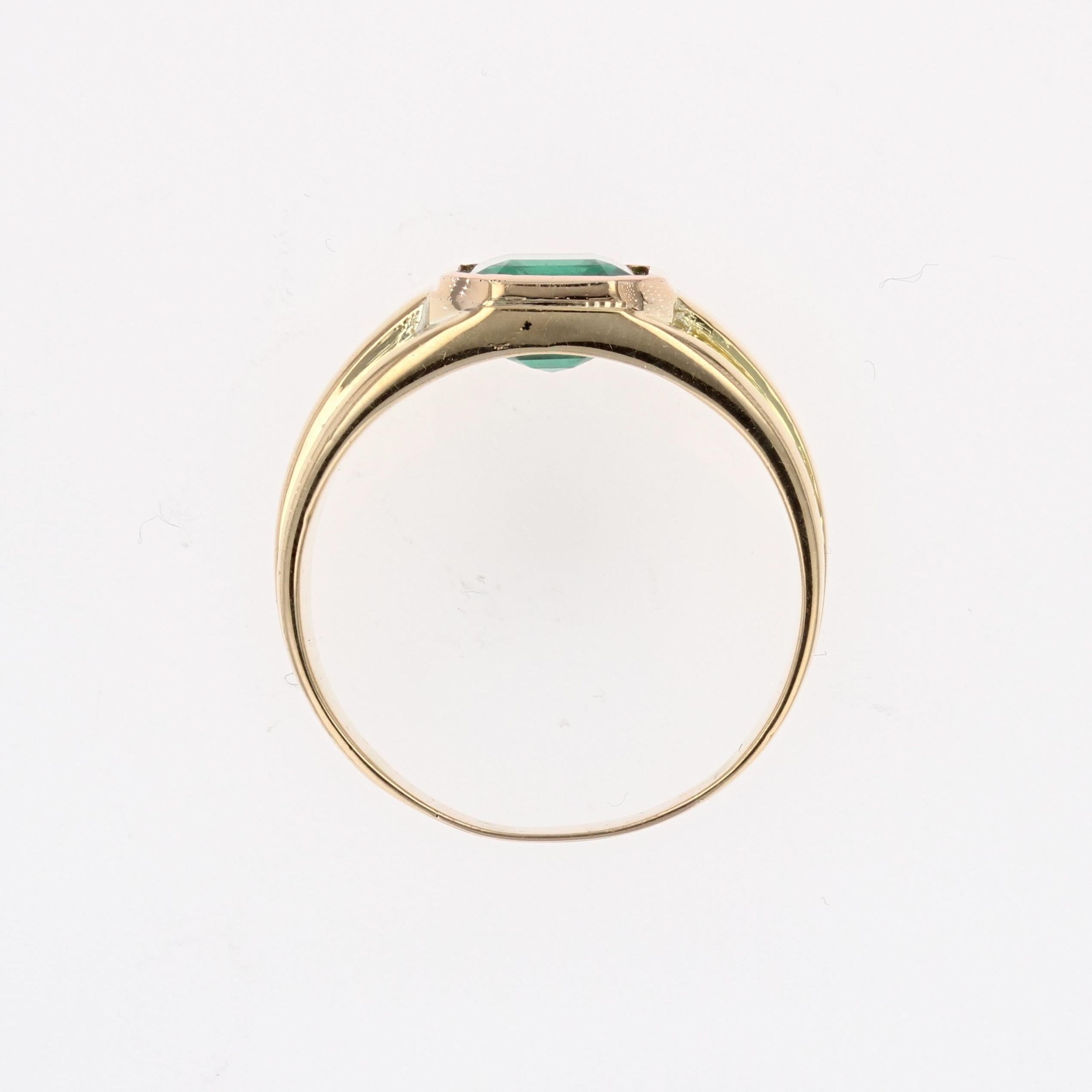 1950s Certified 2.92 Carat Emerald 18 Karat Yellow Gold Ring For Sale 7