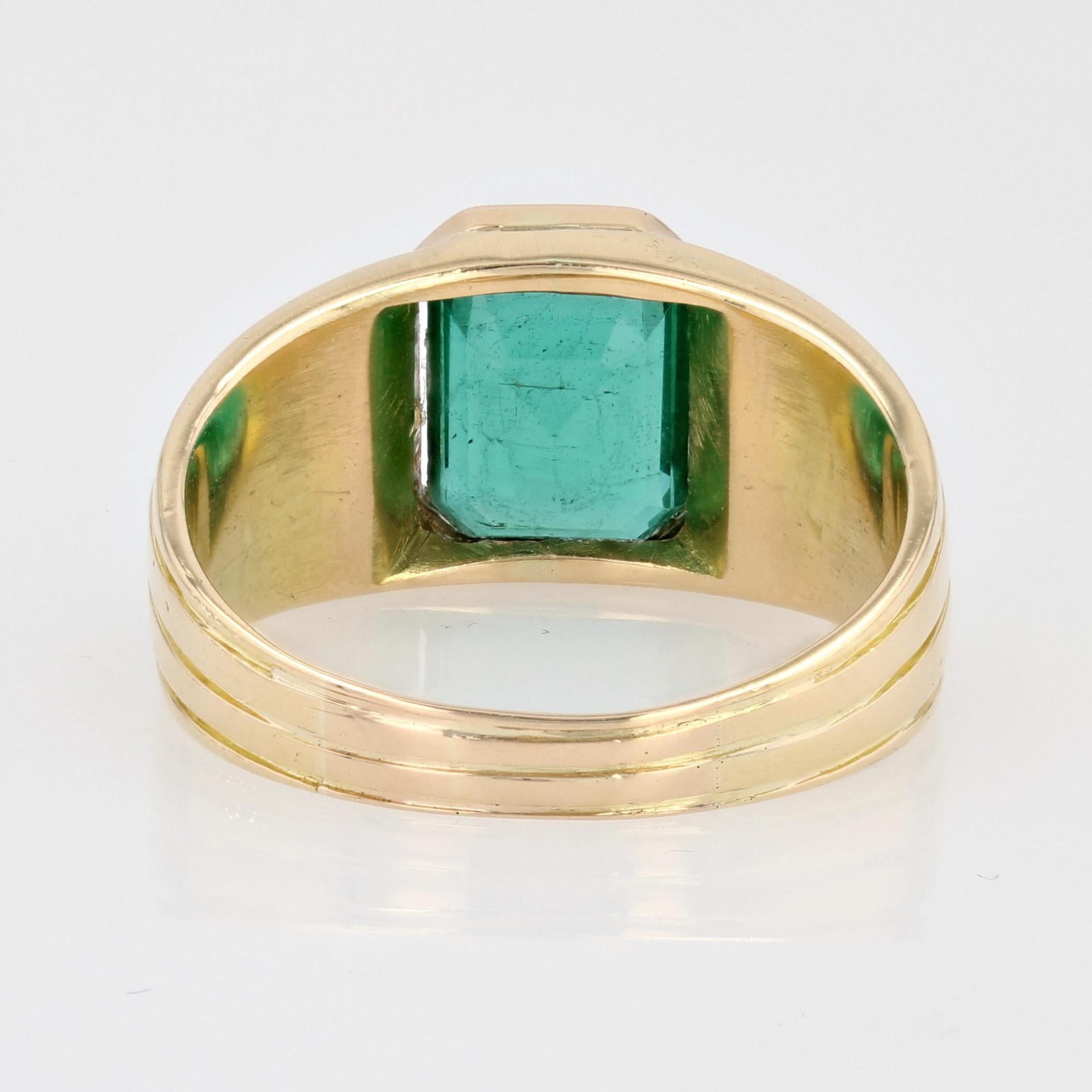 1950s Certified 2.92 Carat Emerald 18 Karat Yellow Gold Ring For Sale 8