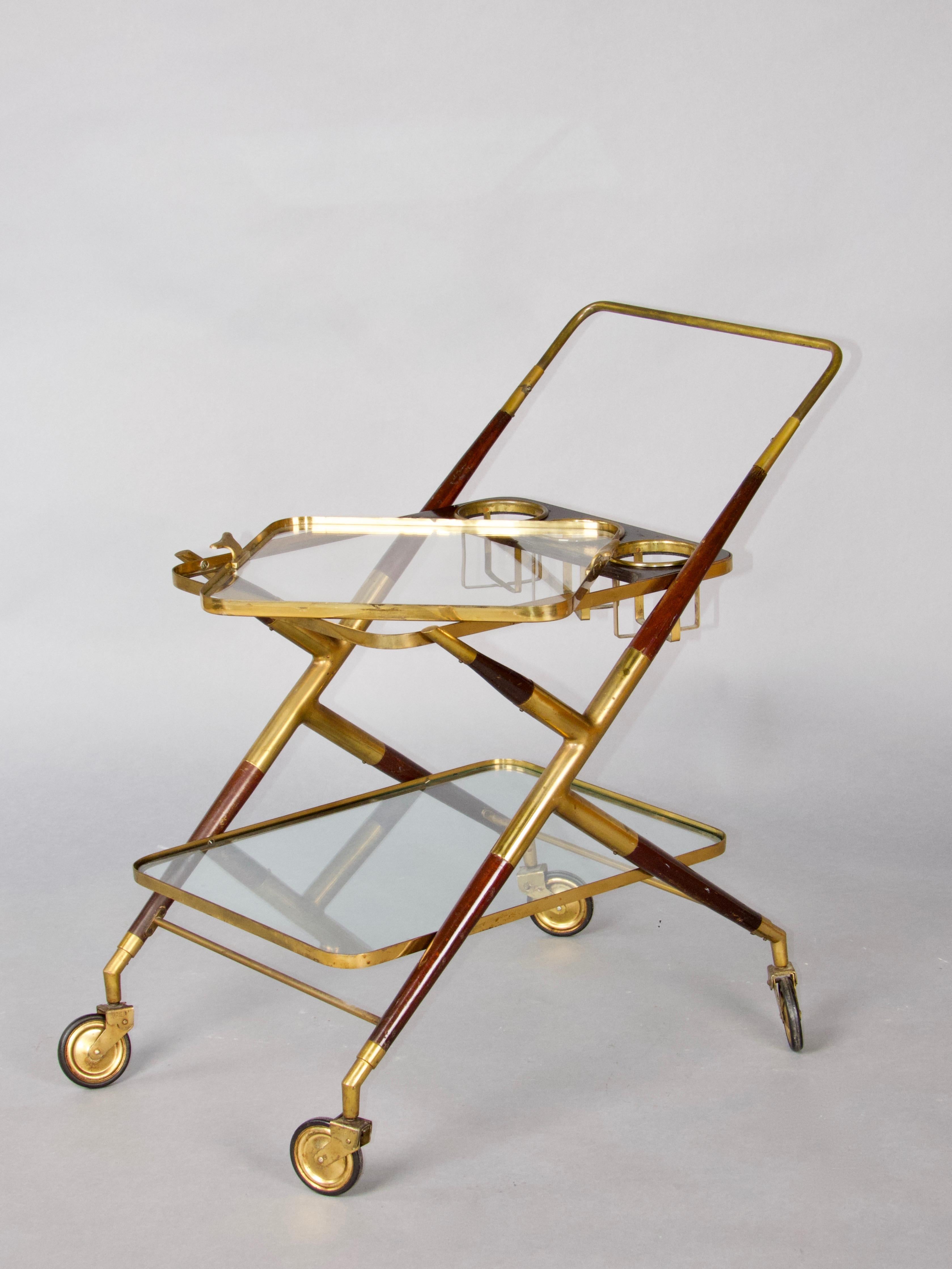 Chariot de bar en laiton et laque noire avec plateau amovible, années 1950, Cesar Lacca en vente 1