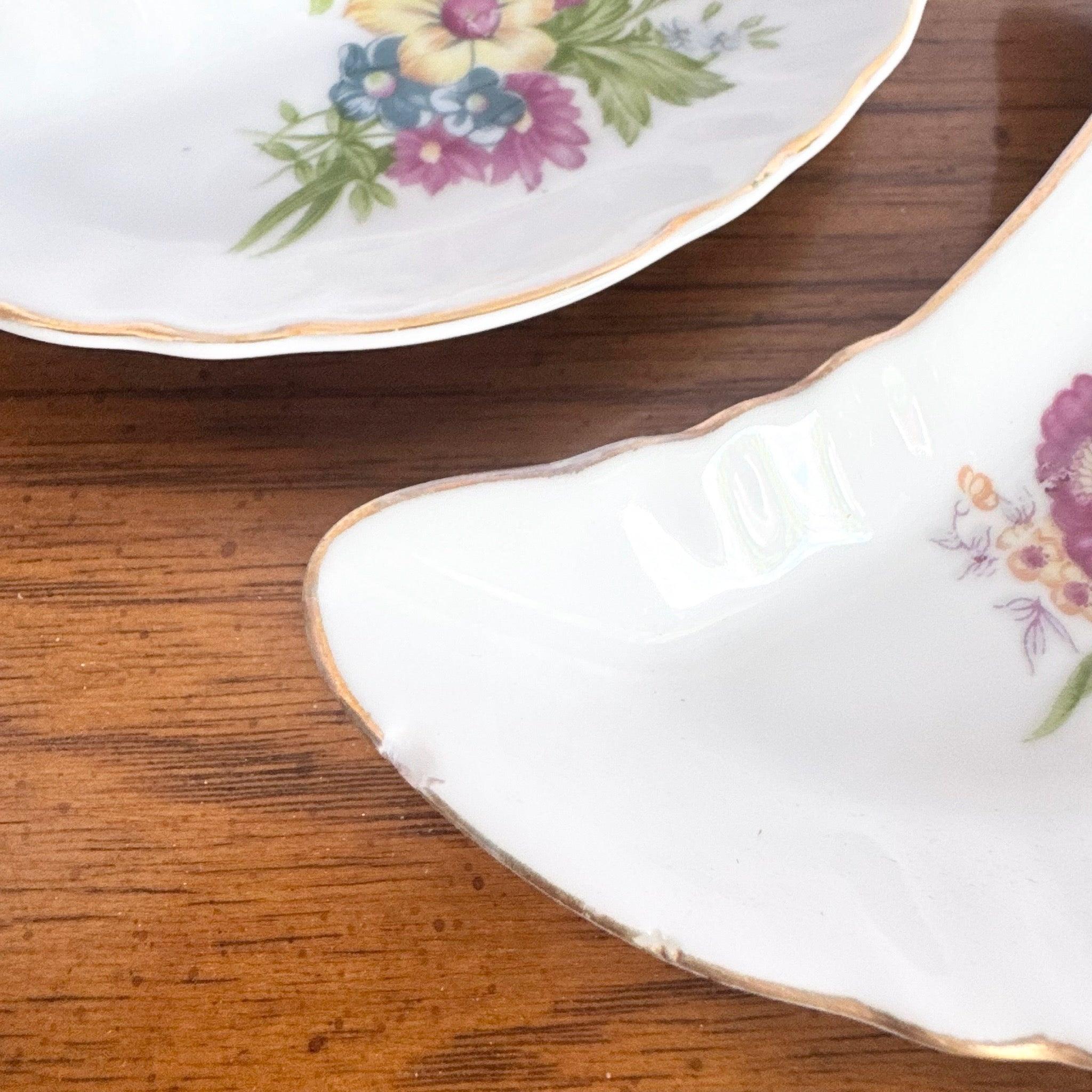 1950s Chadwick Japan Floral Bone Dishes – Set of 5 In Good Condition For Sale In Delray Beach, FL