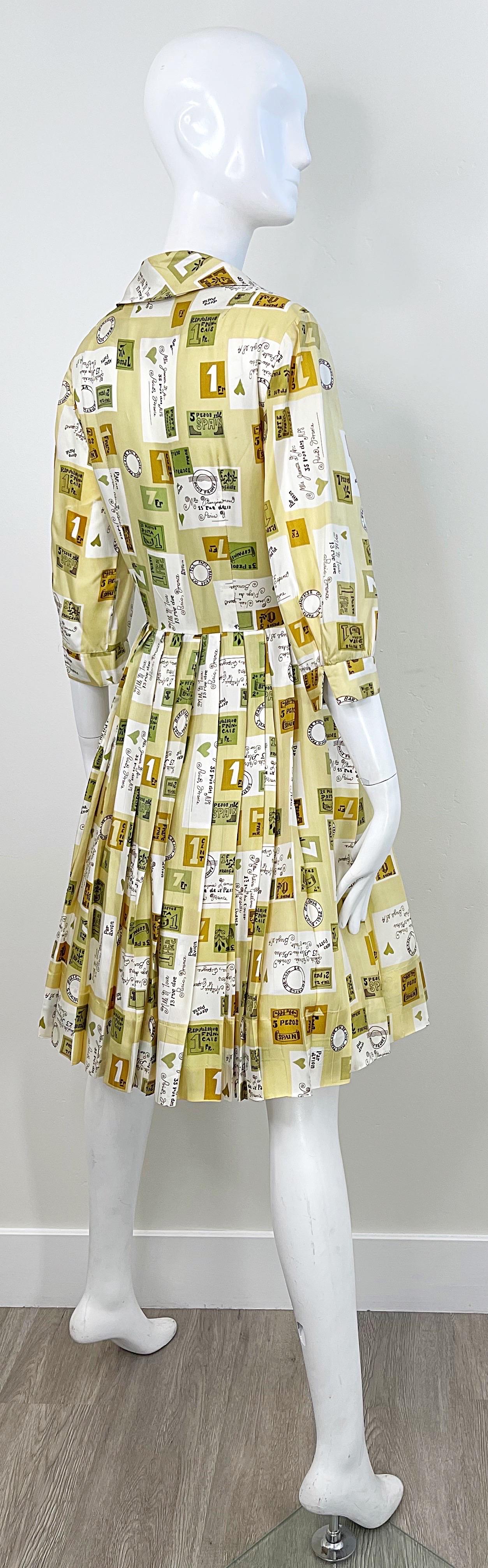 1950s Charles Hymen Novelty Postcard Print Vintage 50s 3/4 Sleeves Silk Dress For Sale 4
