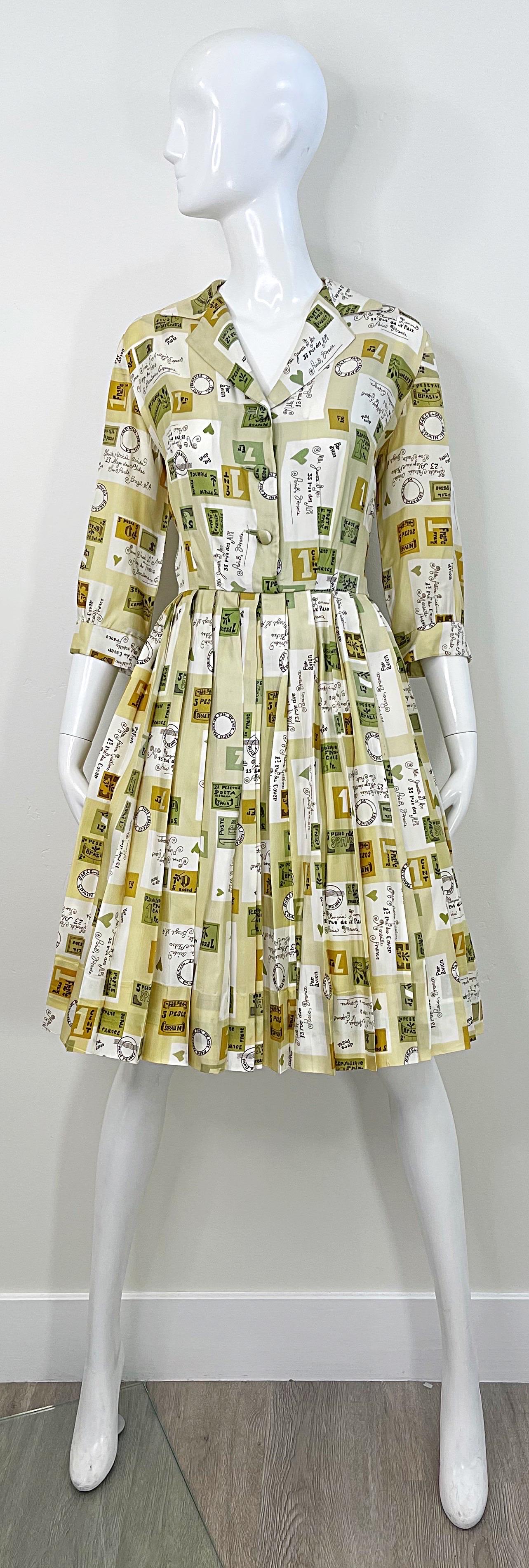 1950s Charles Hymen Novelty Postcard Print Vintage 50s 3/4 Sleeves Silk Dress For Sale 9