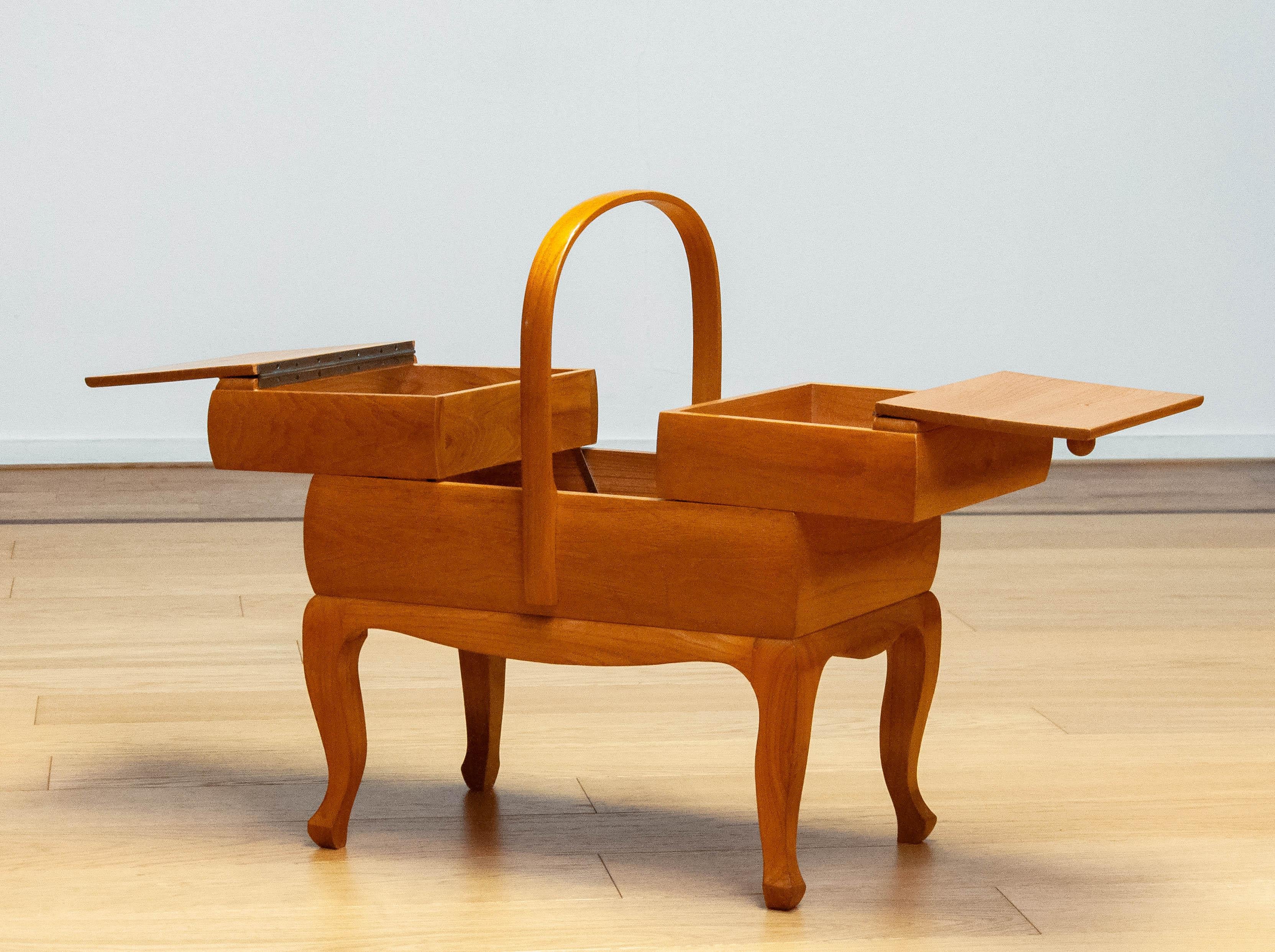 Suédois 1950s, Charming Sewing Box, Suède en vente