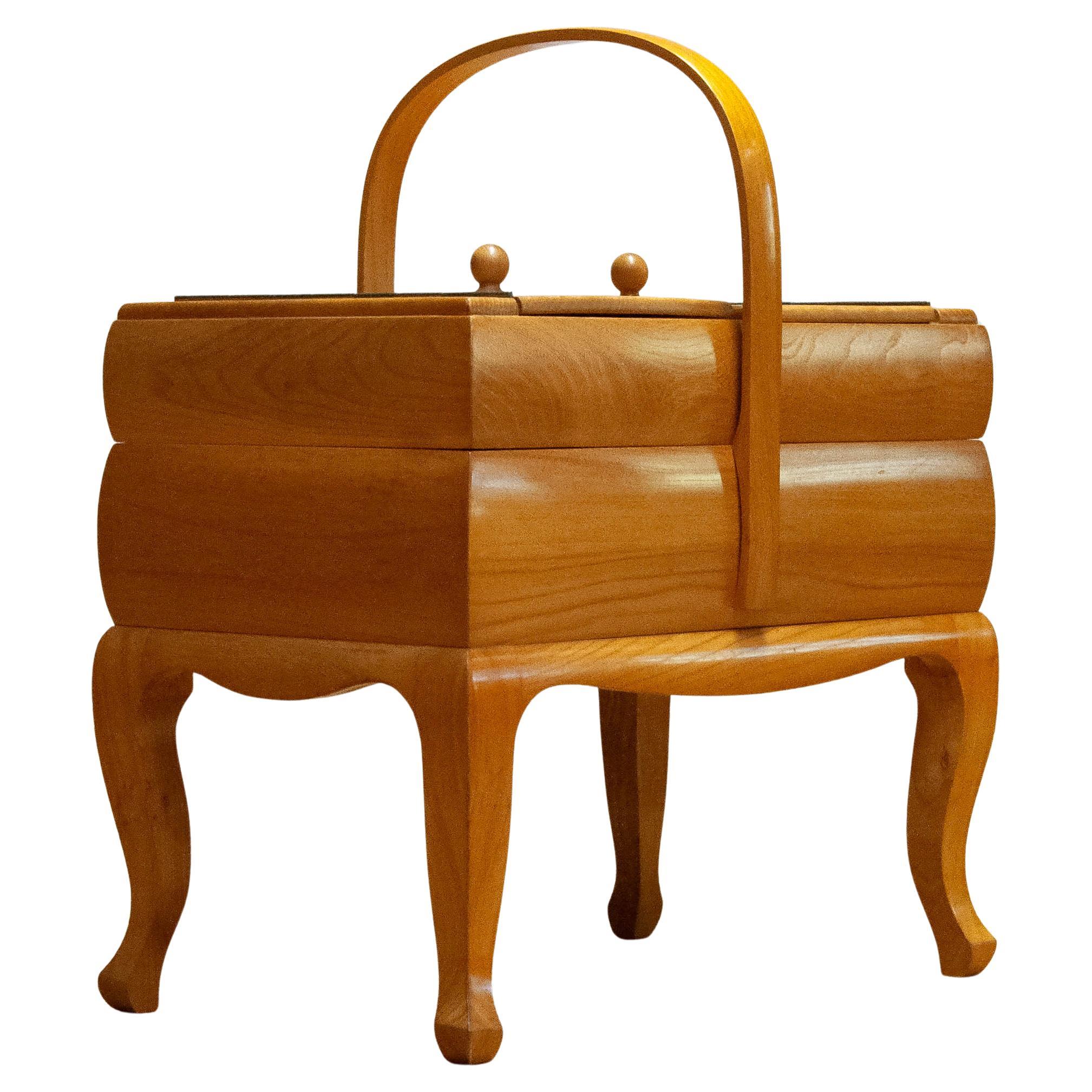 1950s, Charming Sewing Box, Suède en vente